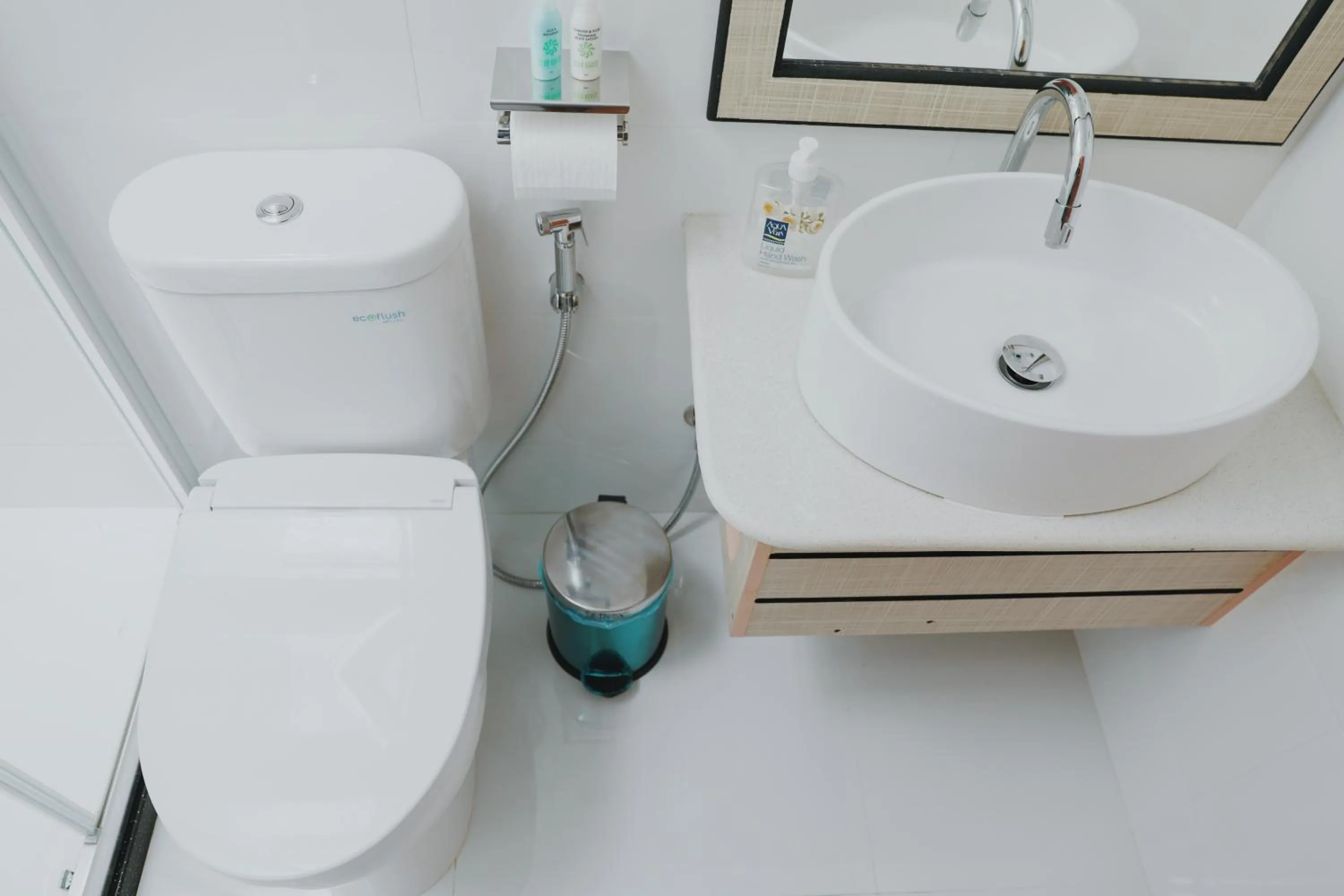 Toilet in Club Kaafu Maldives