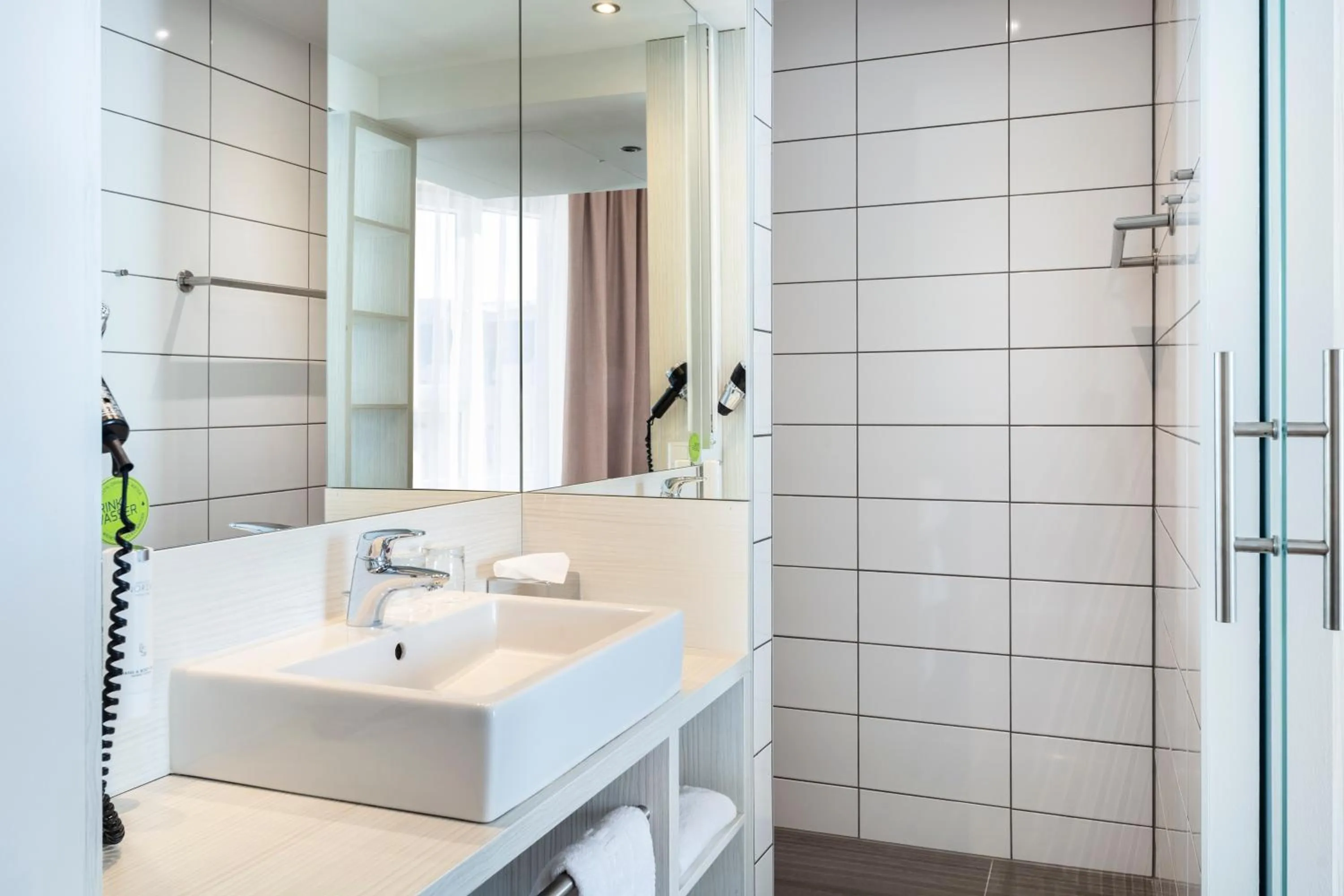 Bathroom in Hotel Zeitgeist Vienna Hauptbahnhof