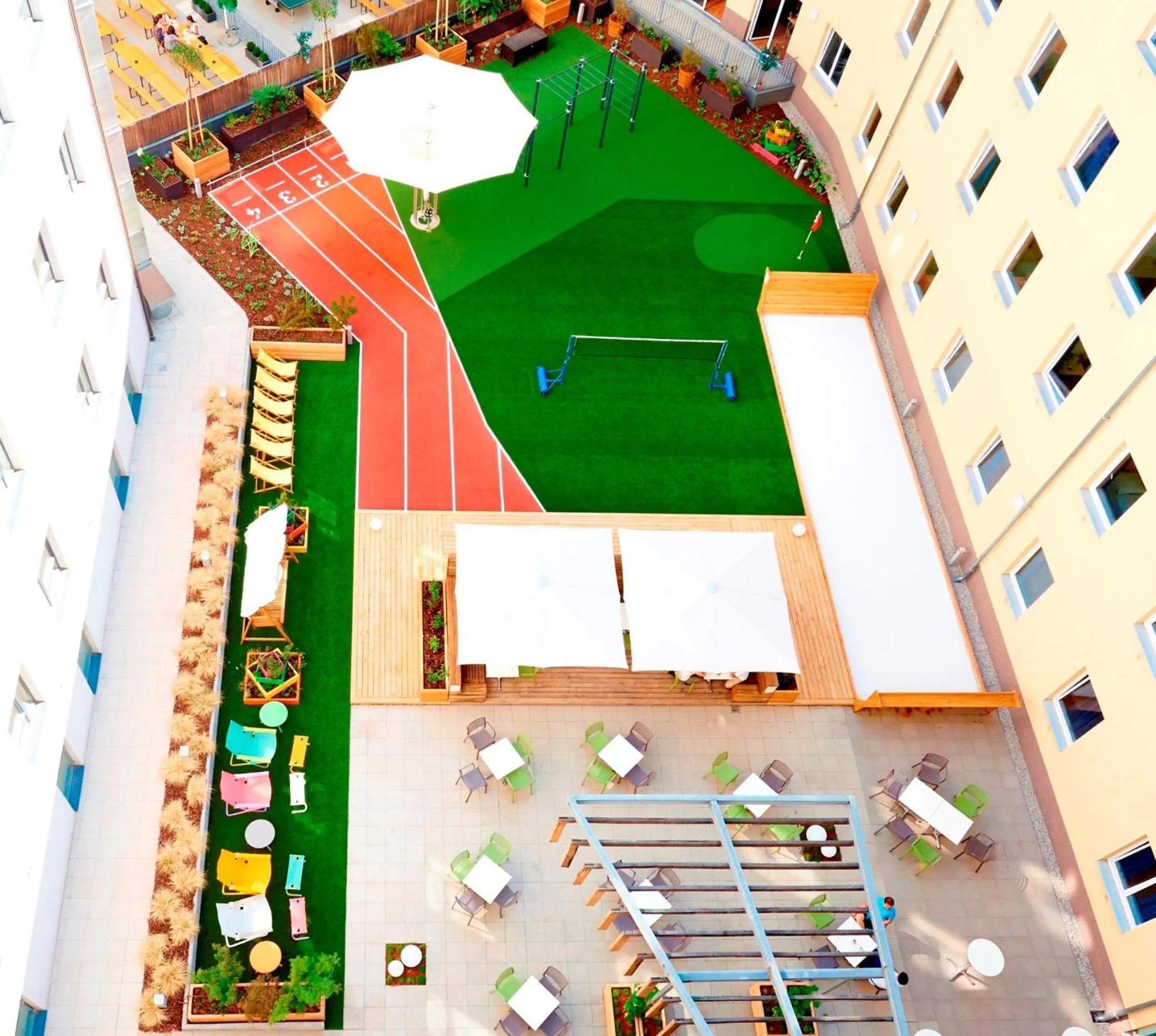 Patio in Hotel Zeitgeist Vienna Hauptbahnhof