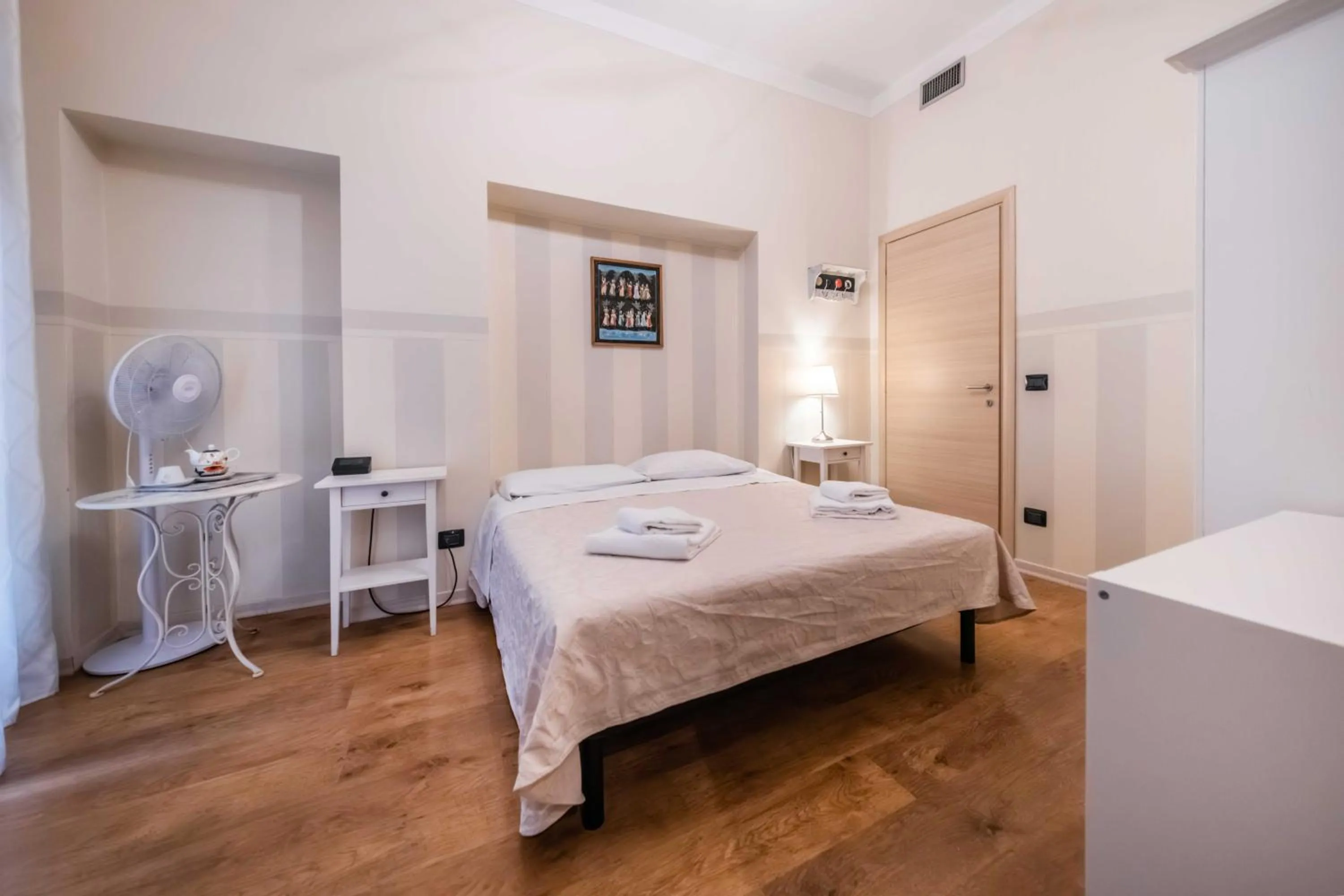 Double Room with Private Bathroom in Al Teatro
