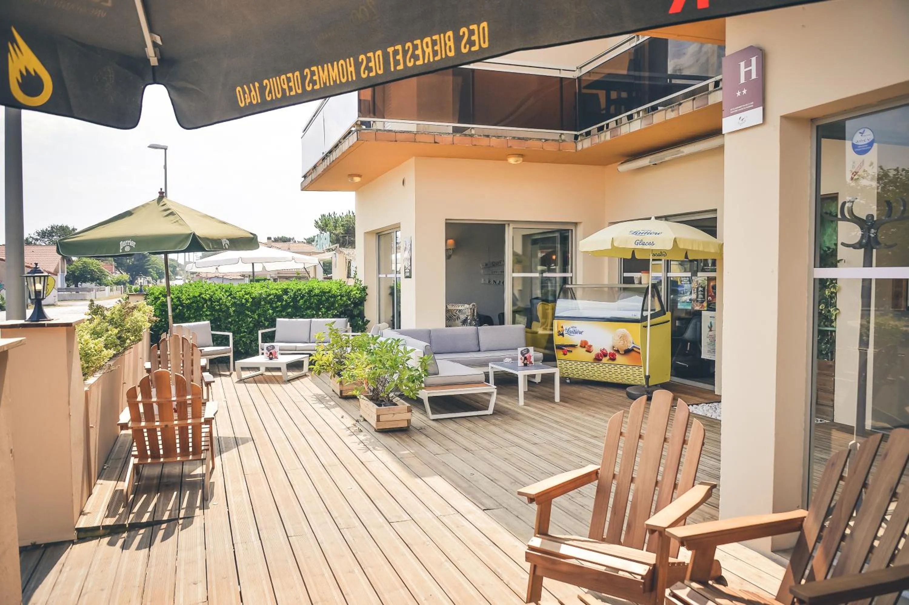 Patio in Hôtel Le Plaisance