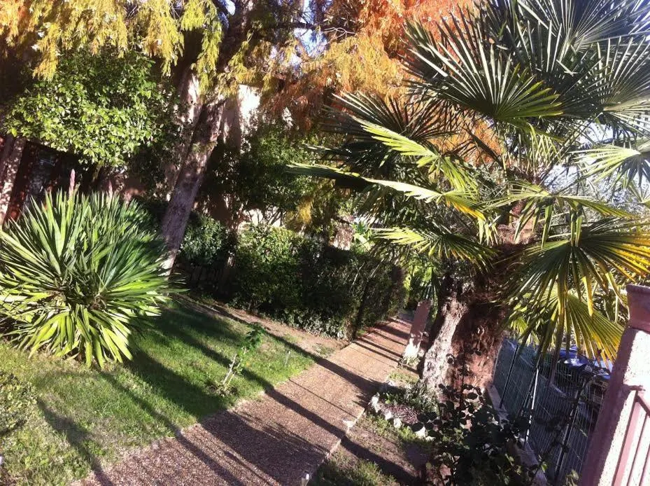 Garden in Hotel - Restaurant de la Paix