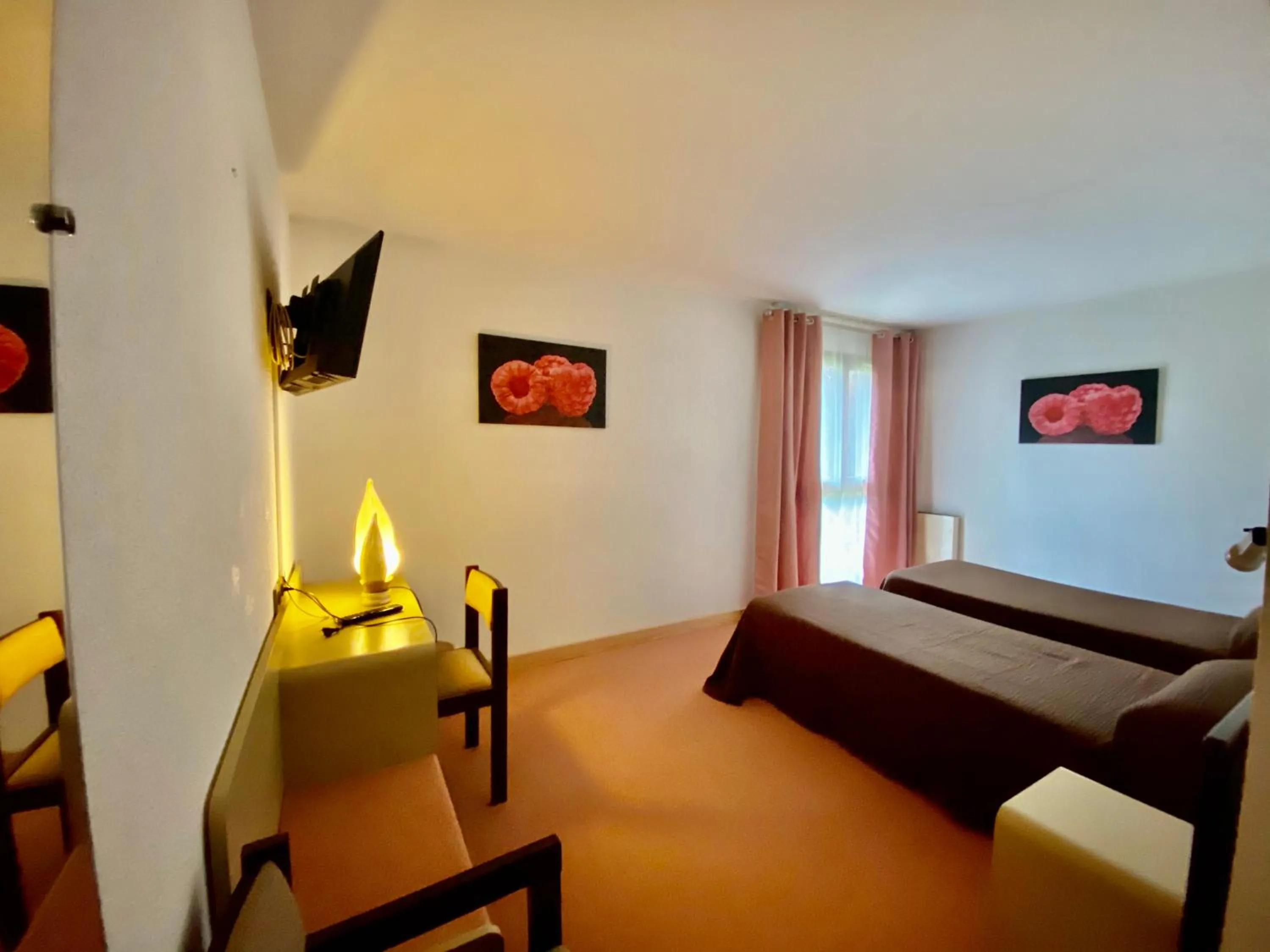 Bed in Hotel - Restaurant de la Paix