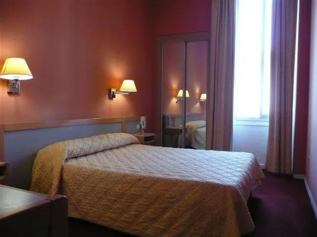 Bed in Hotel - Restaurant de la Paix