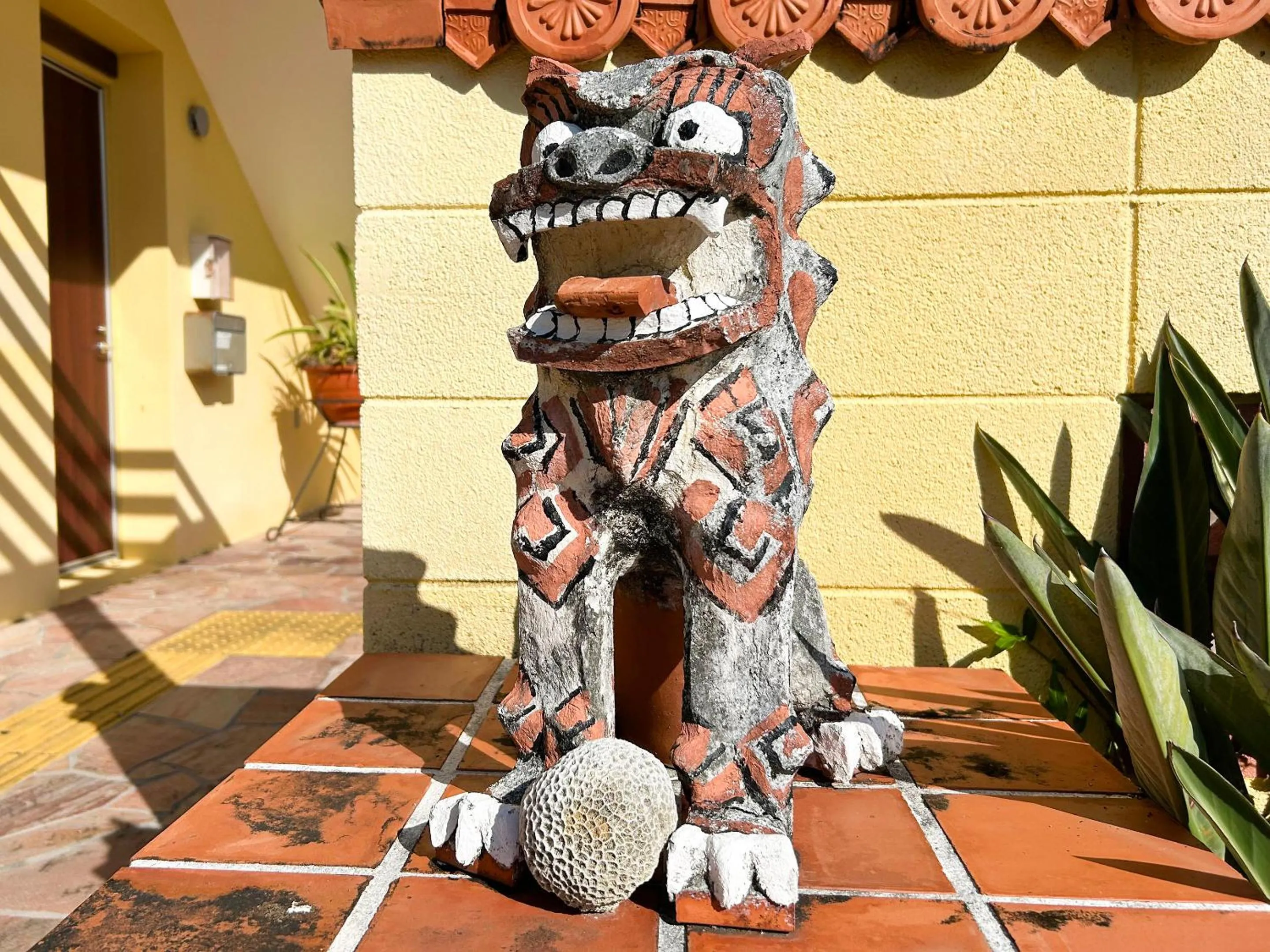 Decorative detail in Pension Sunset Beach