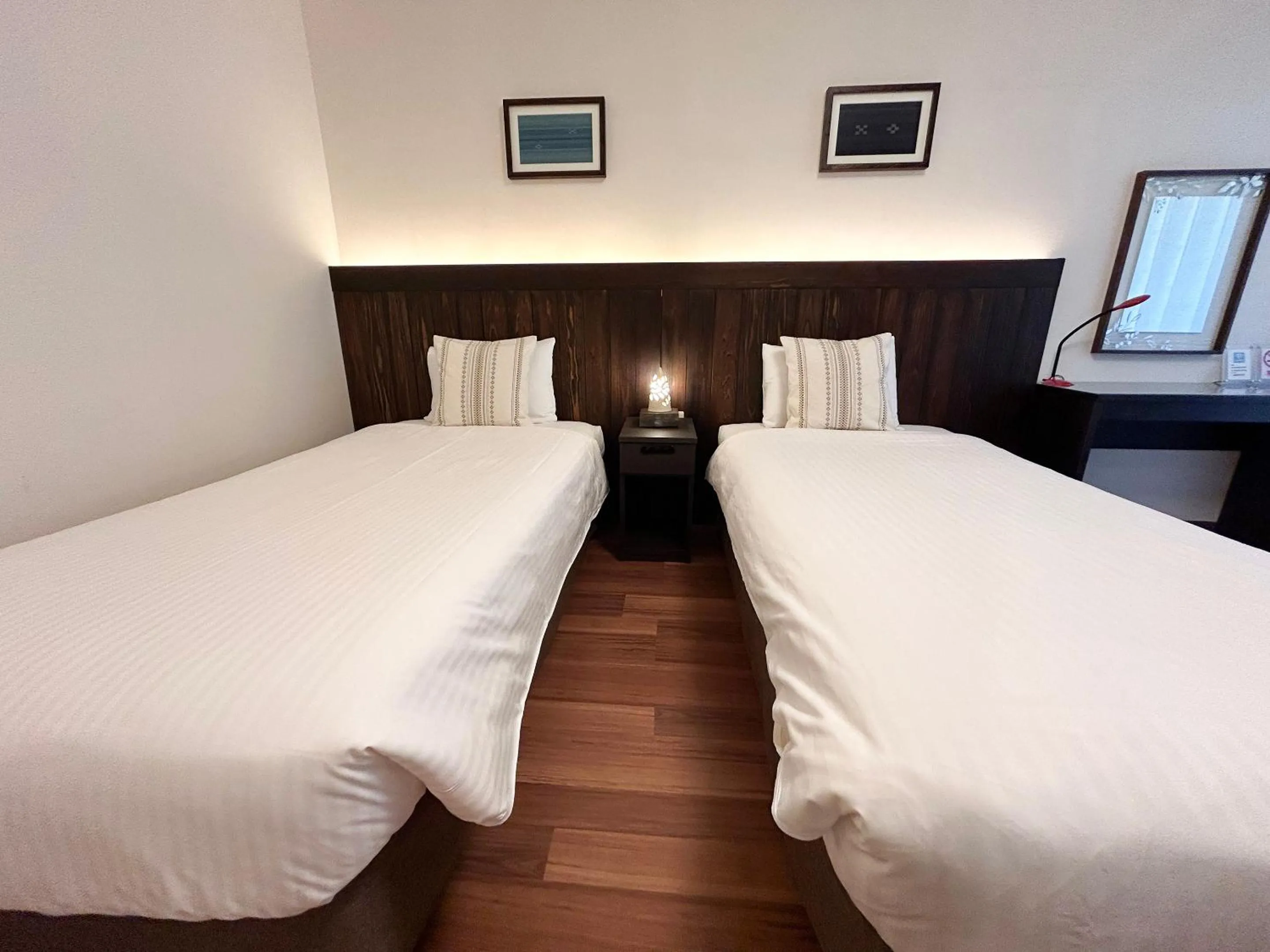 Photo of the whole room in Pension Sunset Beach