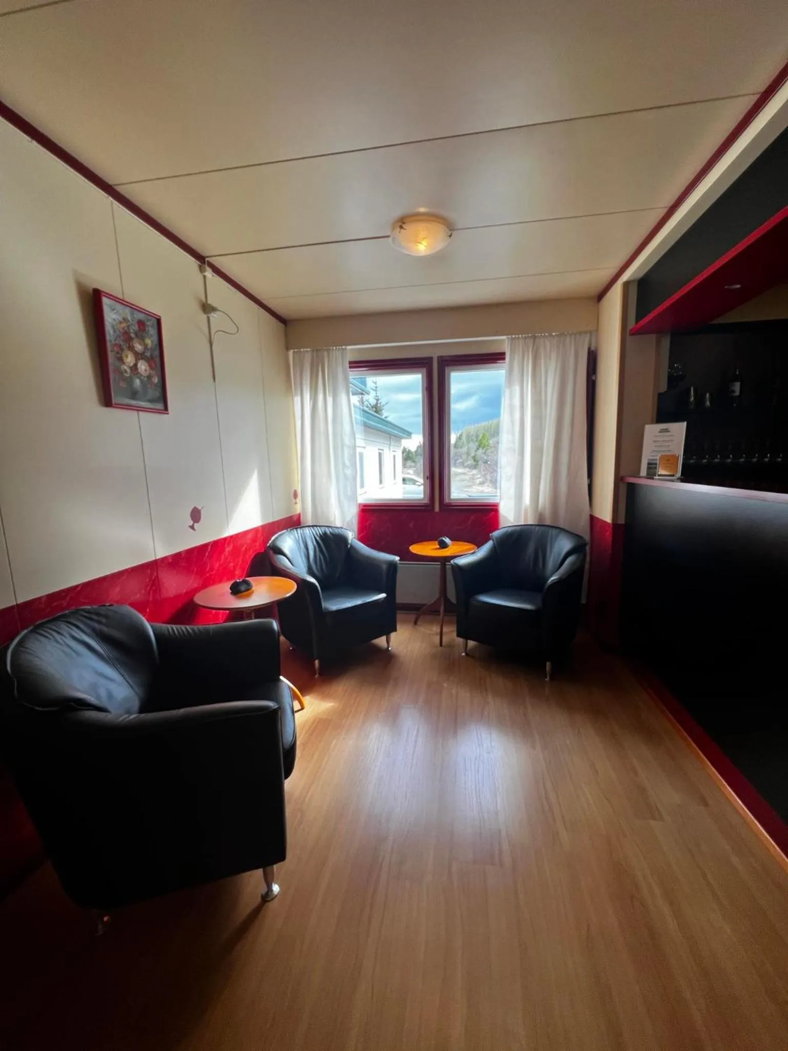 Lounge or bar in Guesthouse Svartiskógur Egilsstaðir