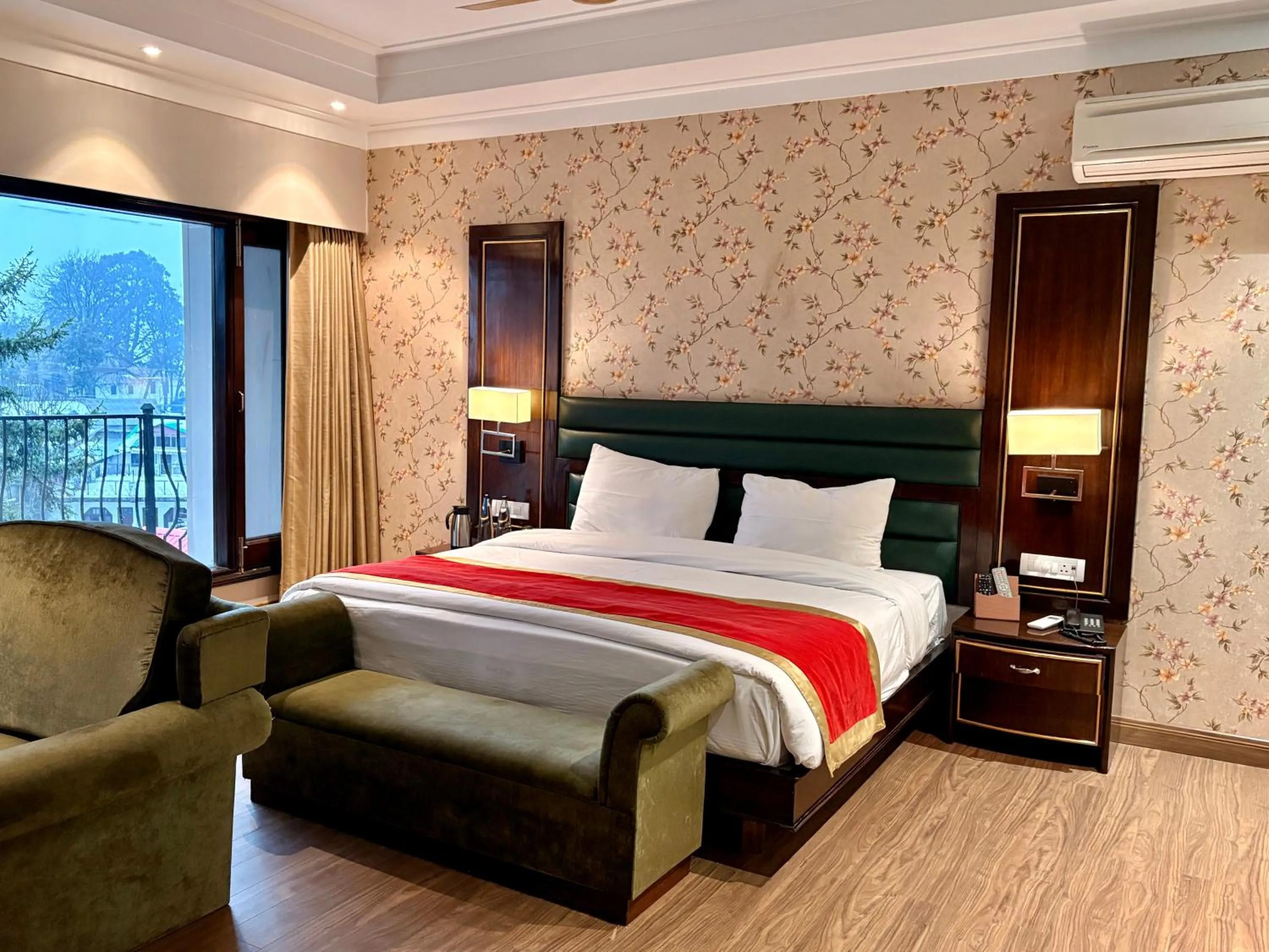 Bed in Indraprastha Resort Dalhousie