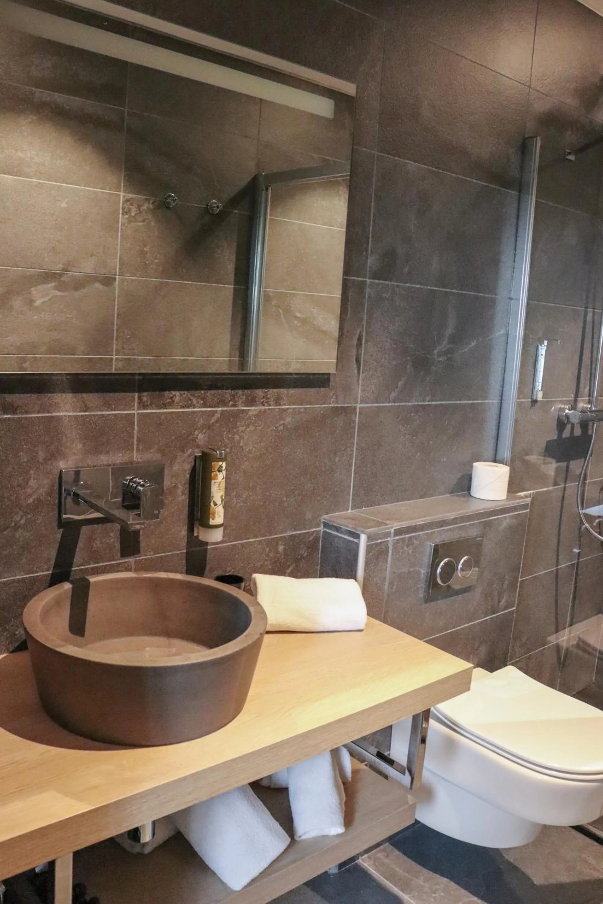 Shower in Hôtel & Lodges Moby Dick