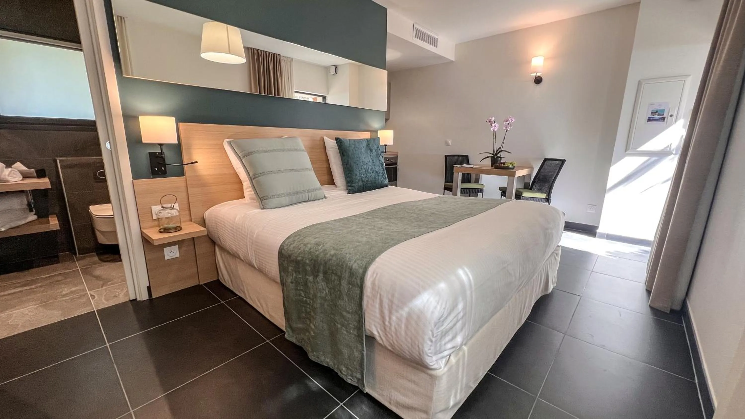 Bed in Hôtel & Lodges Moby Dick