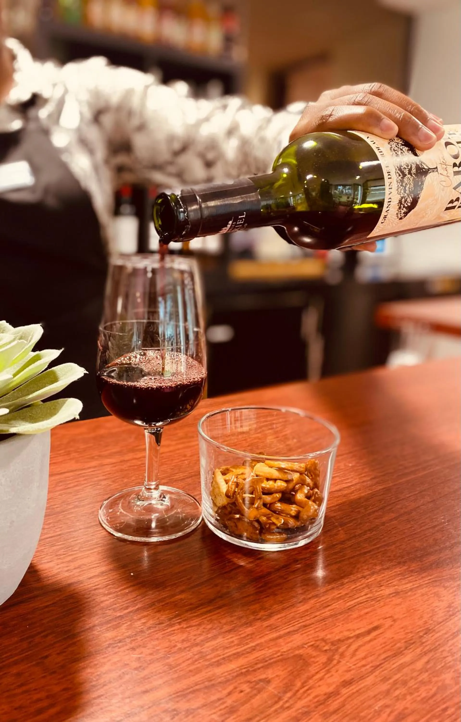 Lounge or bar in Brit Hotel Bordeaux Aéroport - Le Soretel