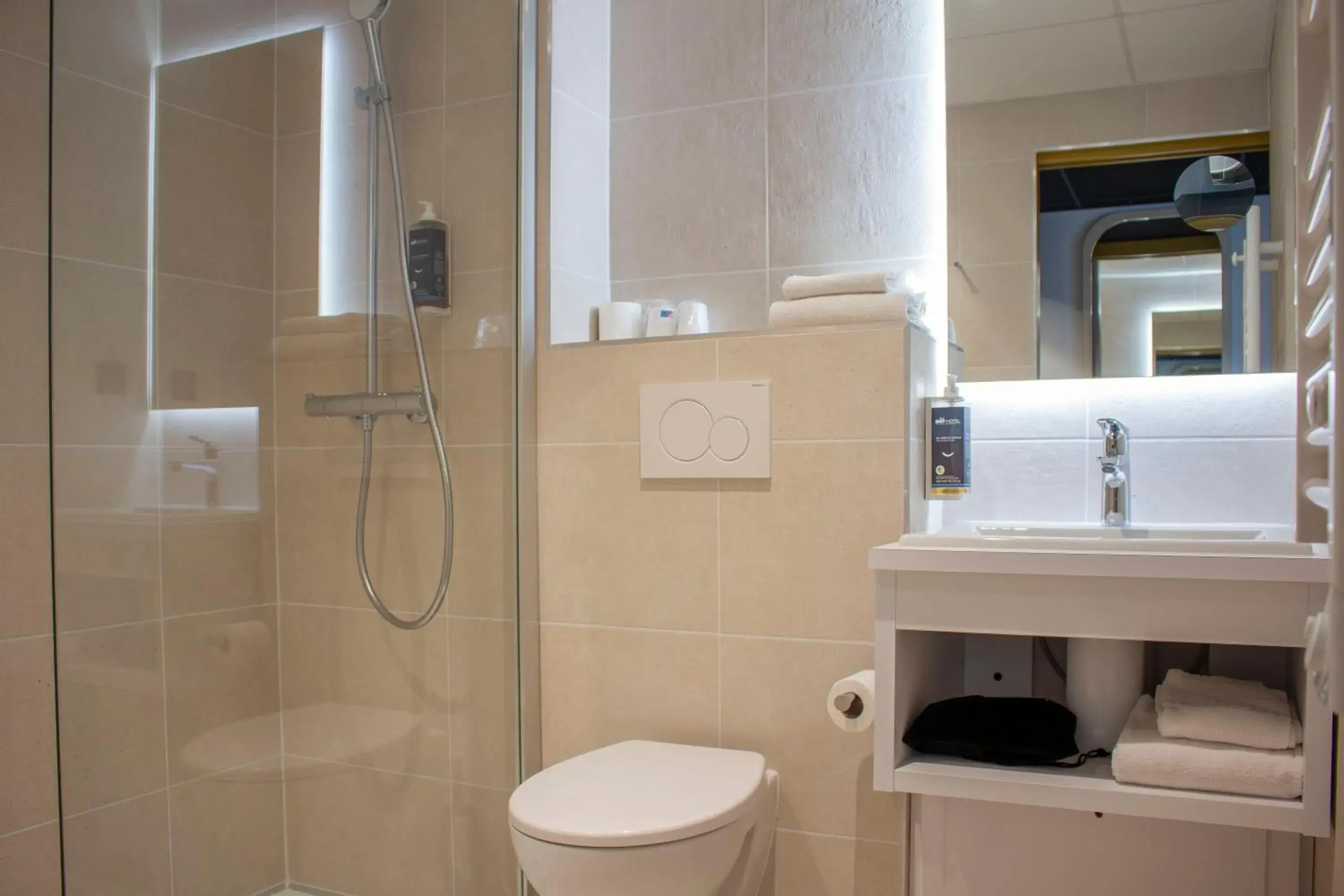 Twin Room in Brit Hotel Bordeaux Aéroport - Le Soretel Twin Room in Brit Hotel Bordeaux Aéroport - Le Soretel