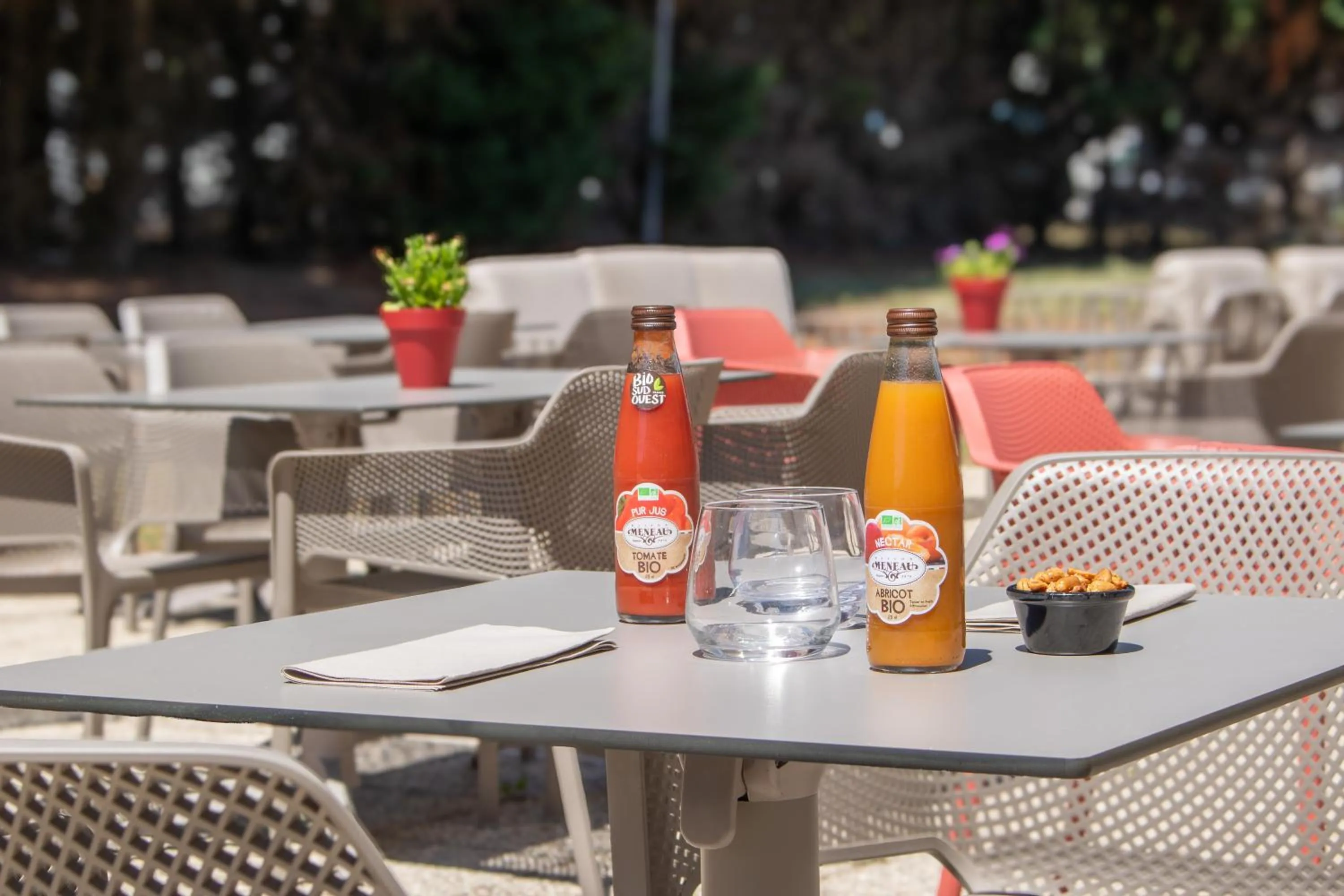 Food and drinks in Brit Hotel Bordeaux Aéroport - Le Soretel