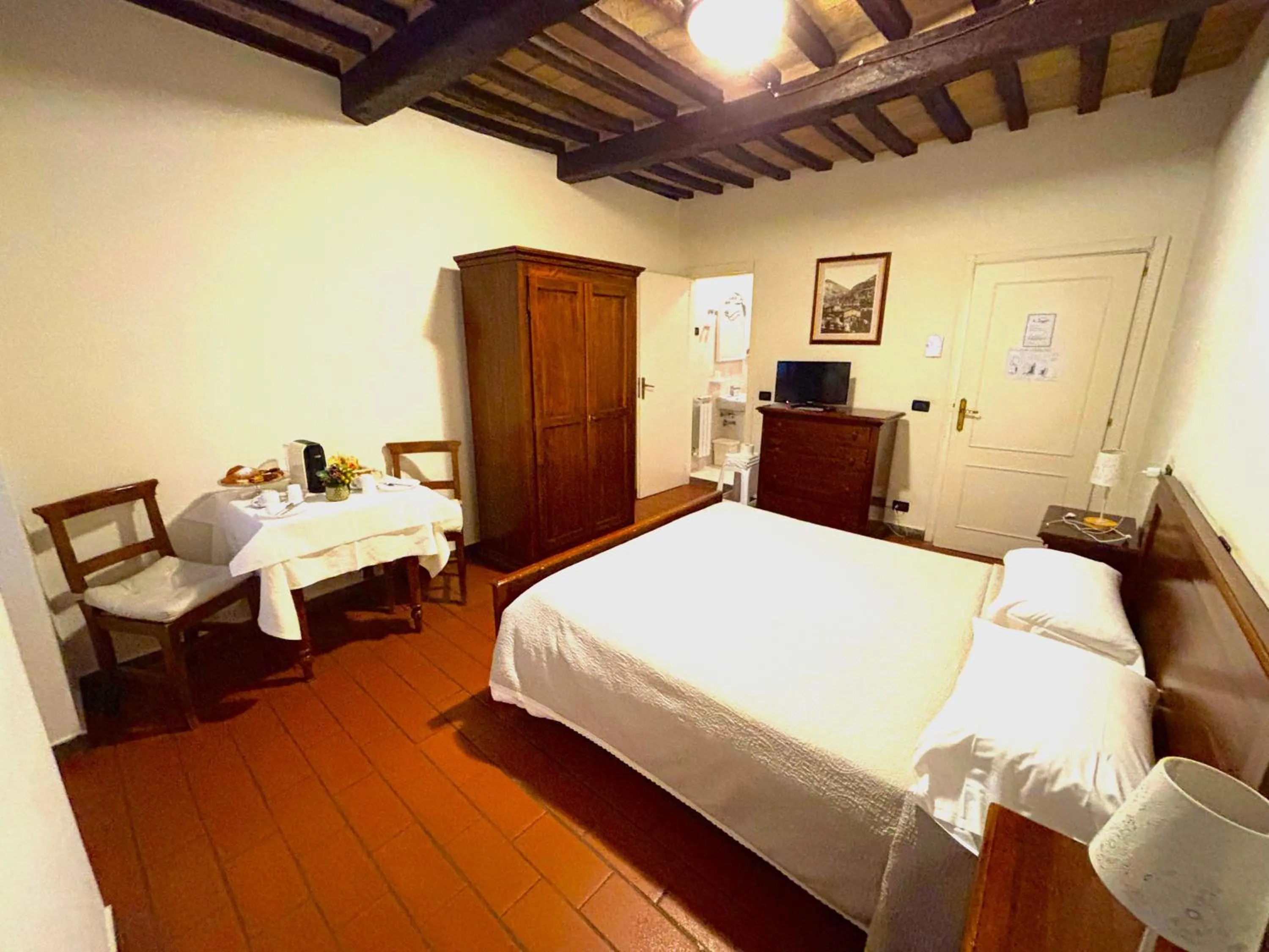 Photo of the whole room, Bed in Residenza Le Logge