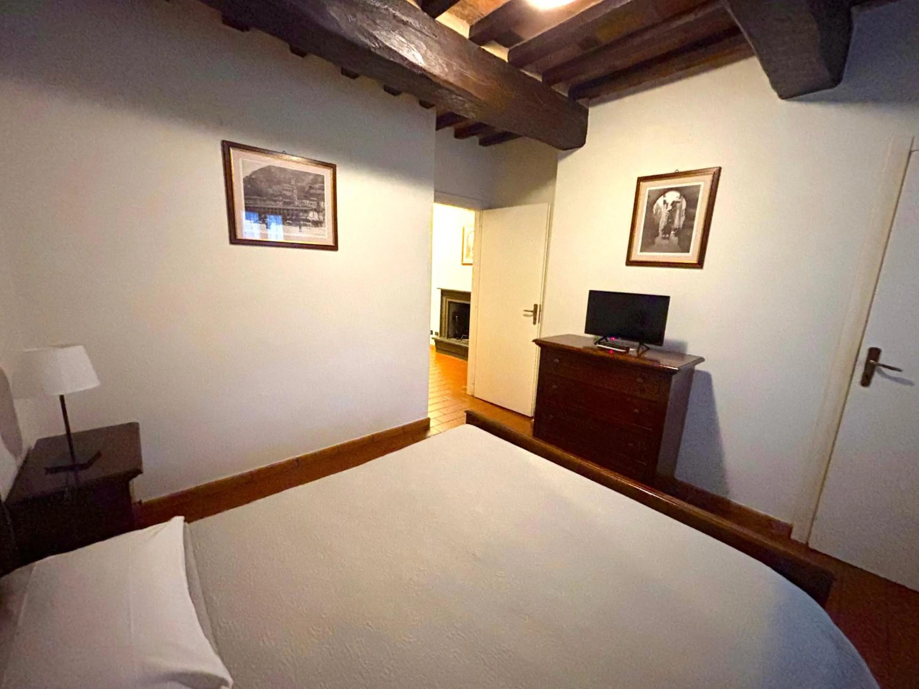 Photo of the whole room, Bed in Residenza Le Logge