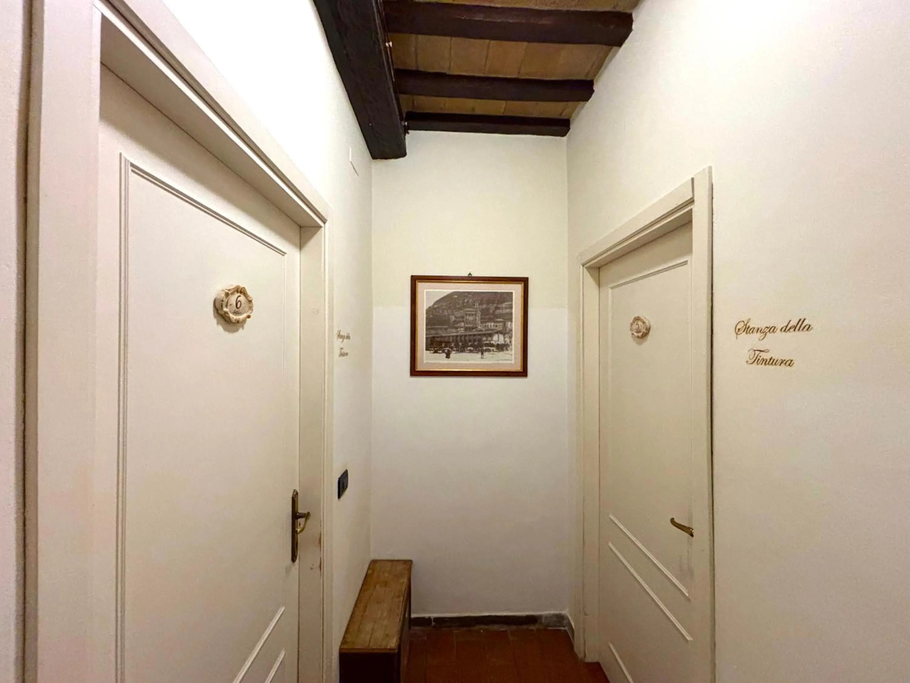 Inner courtyard view in Residenza Le Logge