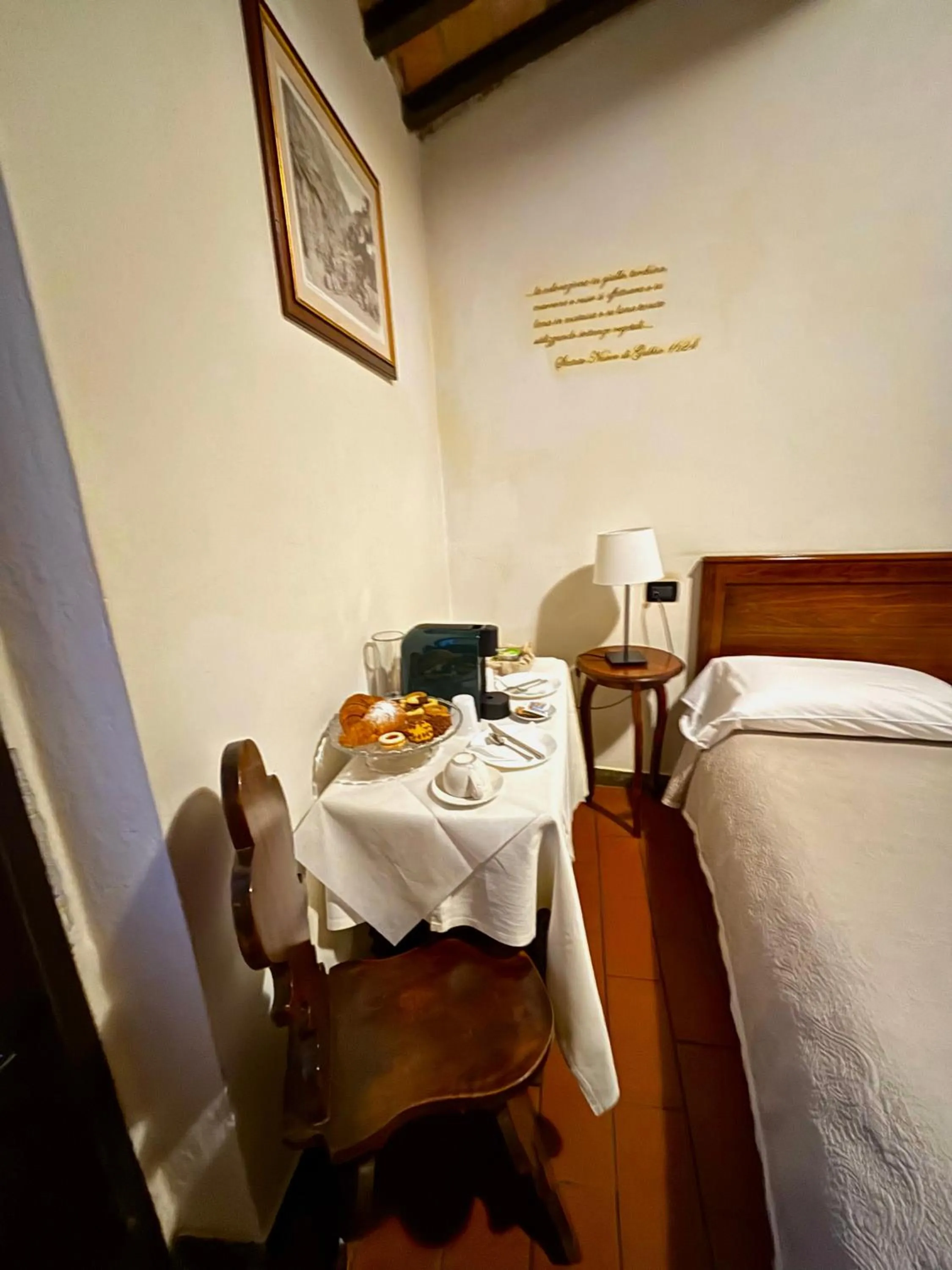 Photo of the whole room, Bed in Residenza Le Logge