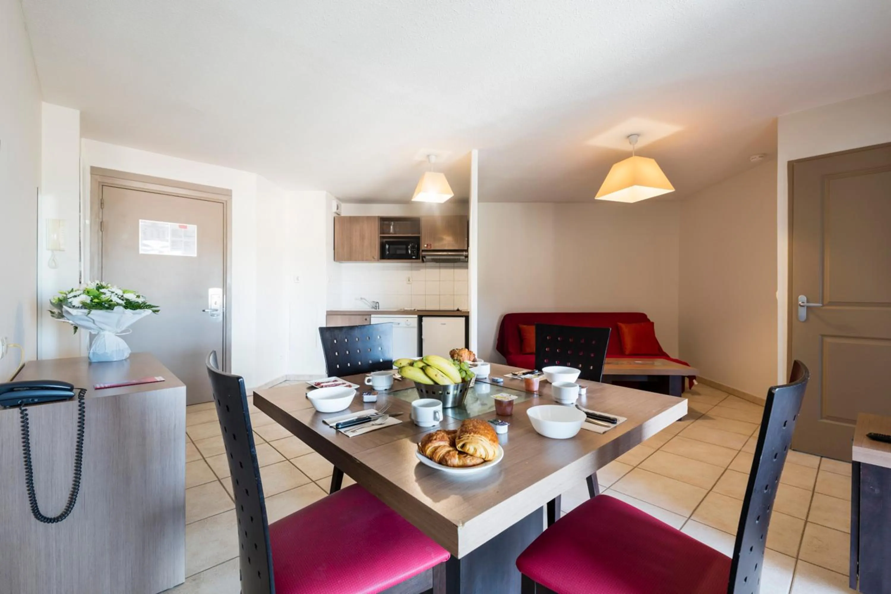 Living room in Garden & City Aix En Provence - Rousset