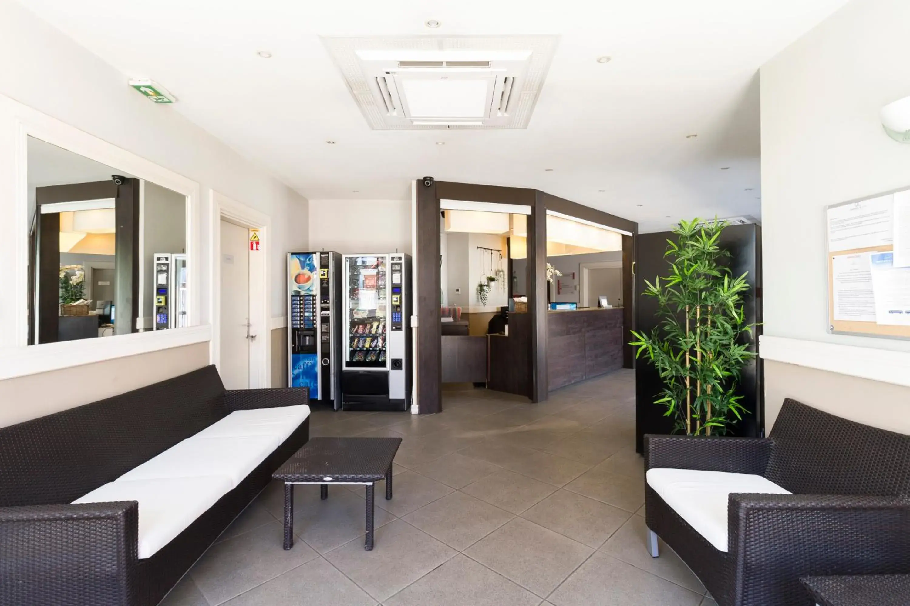 Lobby or reception in Garden & City Aix En Provence - Rousset Lobby or reception in Garden & City Aix En Provence - Rousset