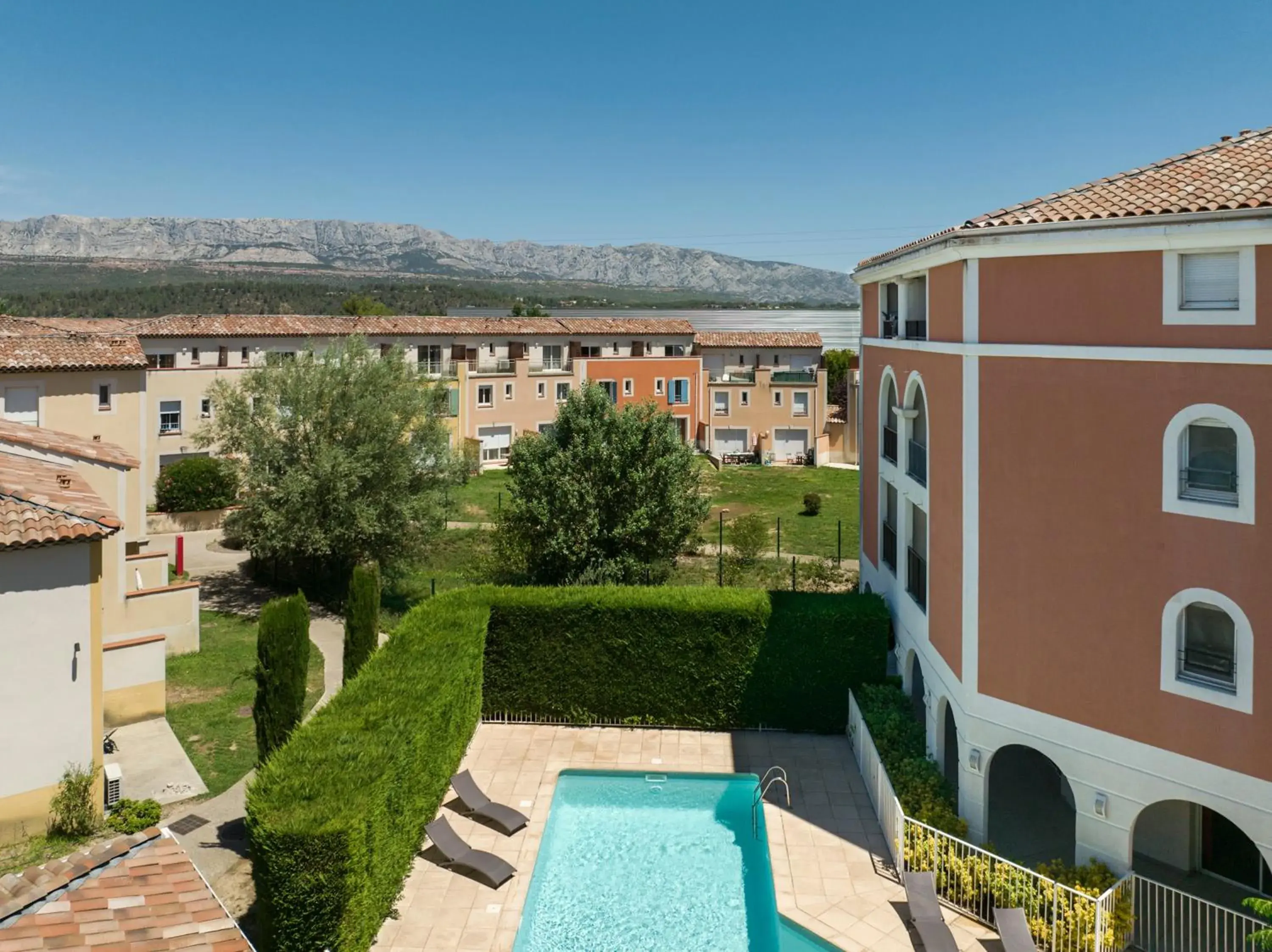Property building in Garden & City Aix En Provence - Rousset Property building in Garden & City Aix En Provence - Rousset