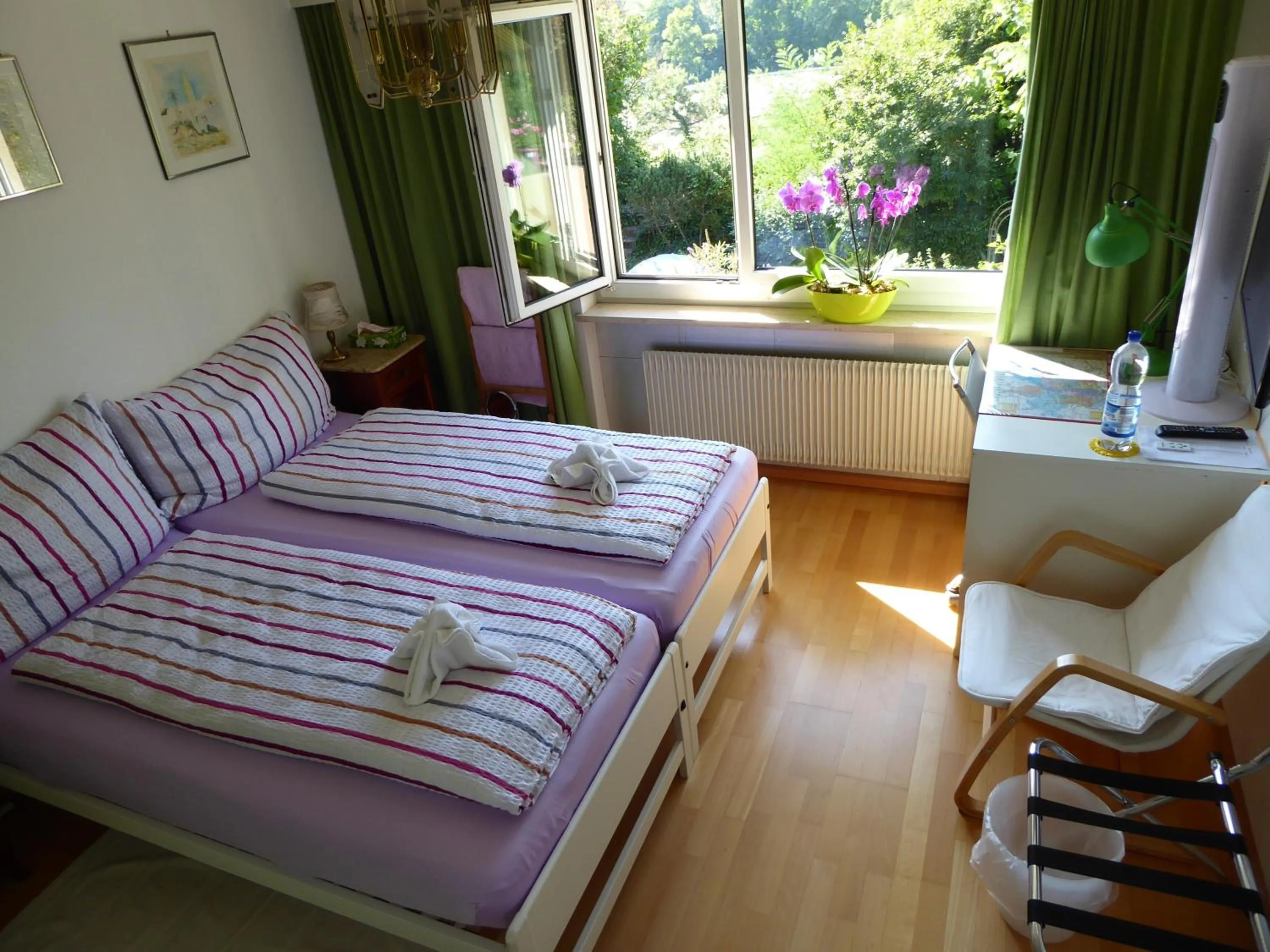 Photo of the whole room, Bed in B&B Pappelweg - 2