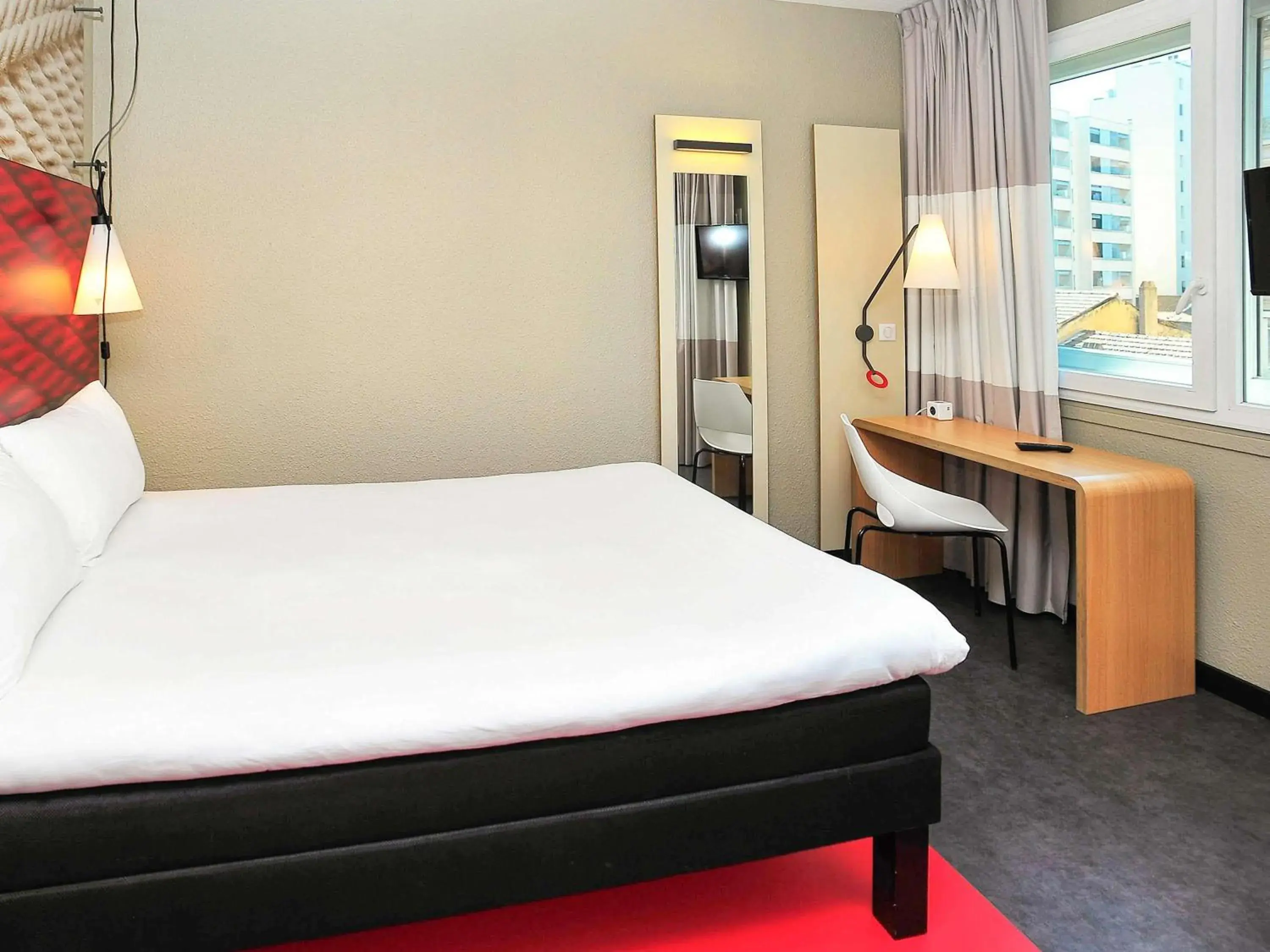 Bedroom, Bed in ibis Lyon Centre Bedroom, Bed in ibis Lyon Centre