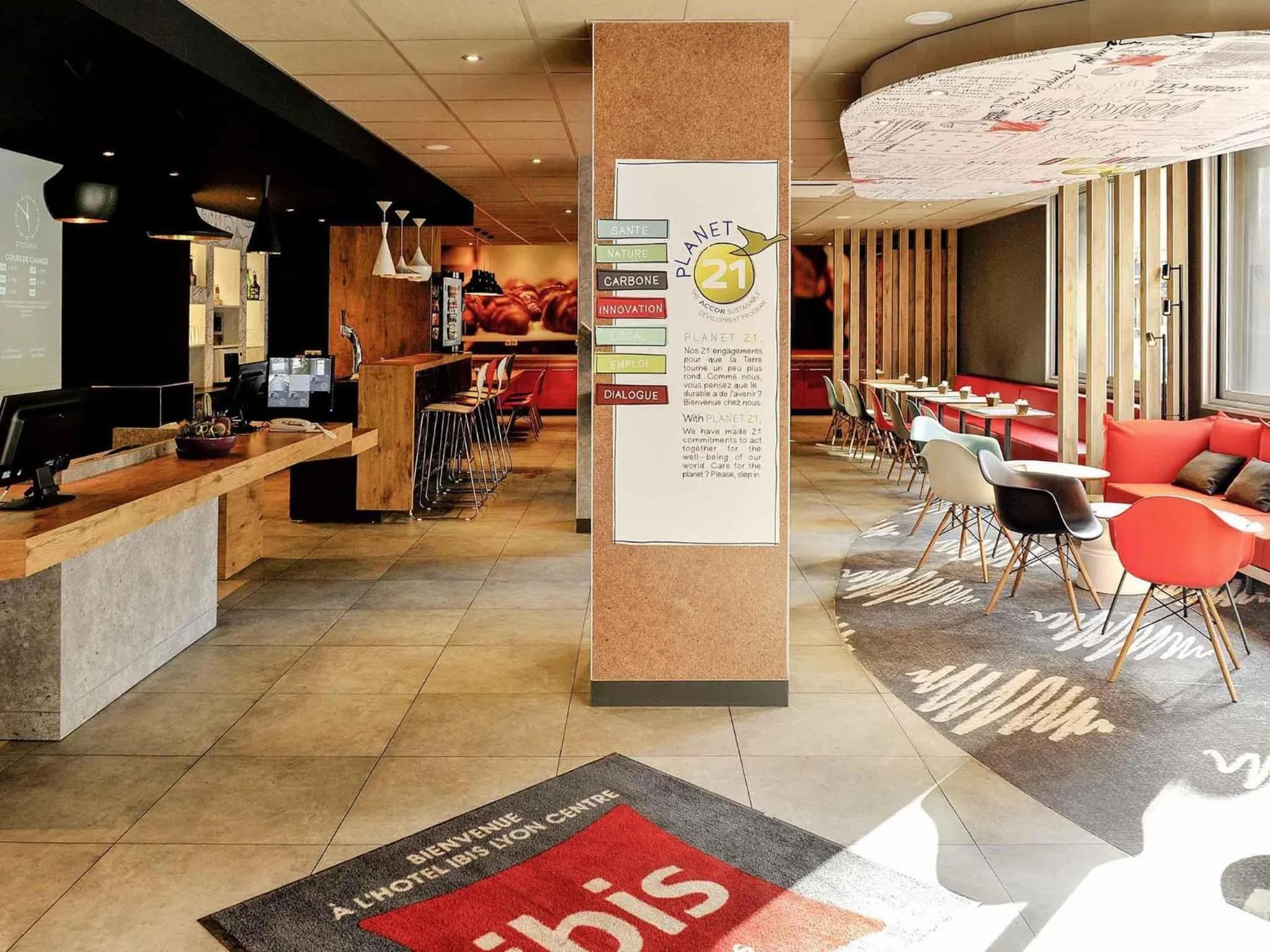 Lounge or bar in ibis Lyon Centre