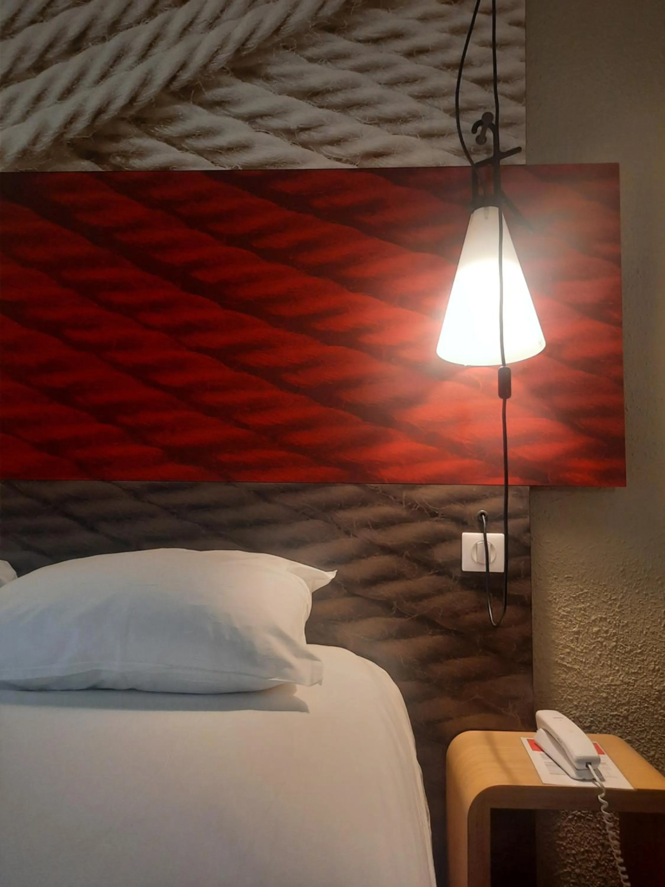 Bedroom, Bed in ibis Lyon Centre