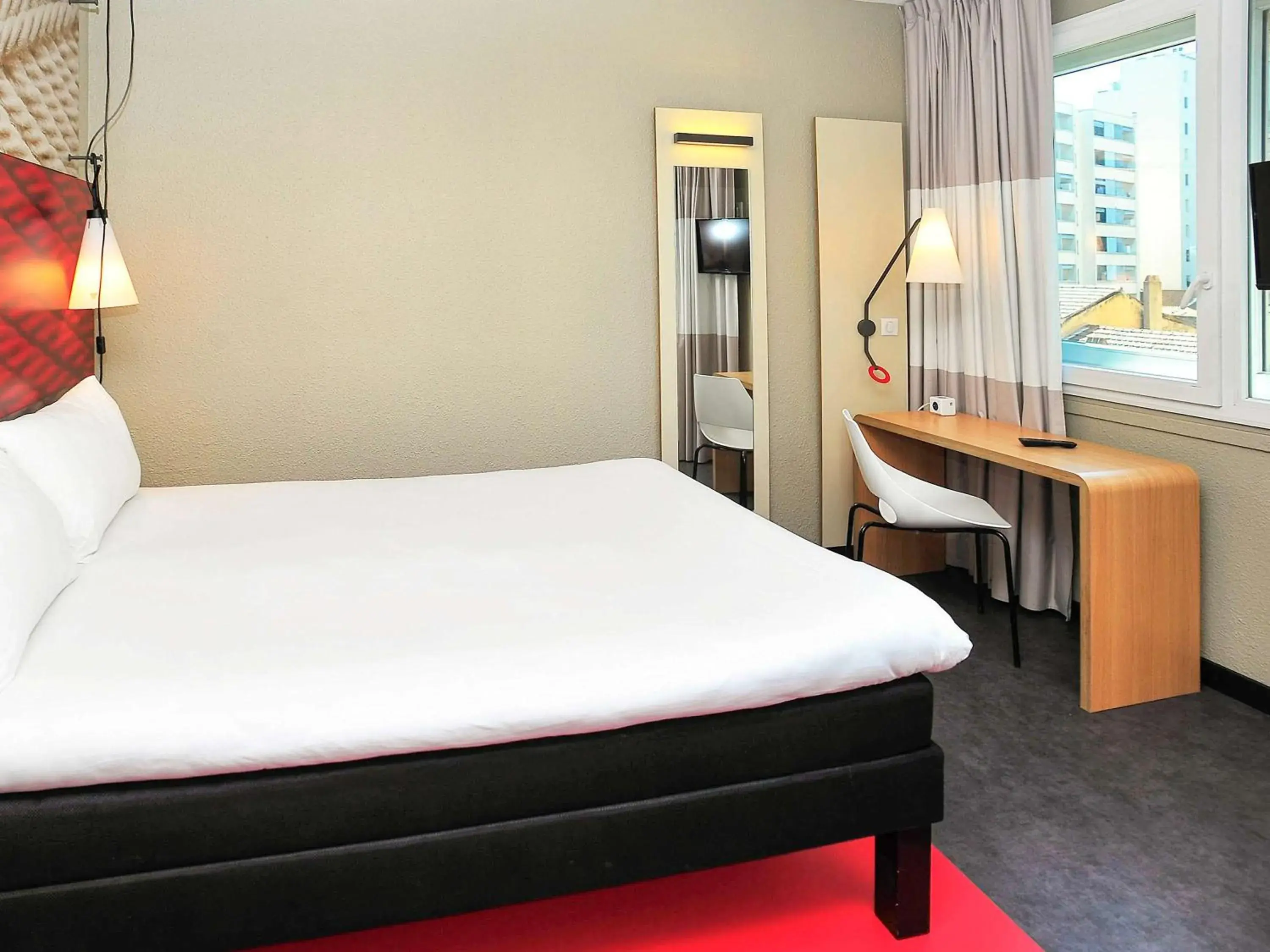 Bedroom, Bed in ibis Lyon Centre Bedroom, Bed in ibis Lyon Centre