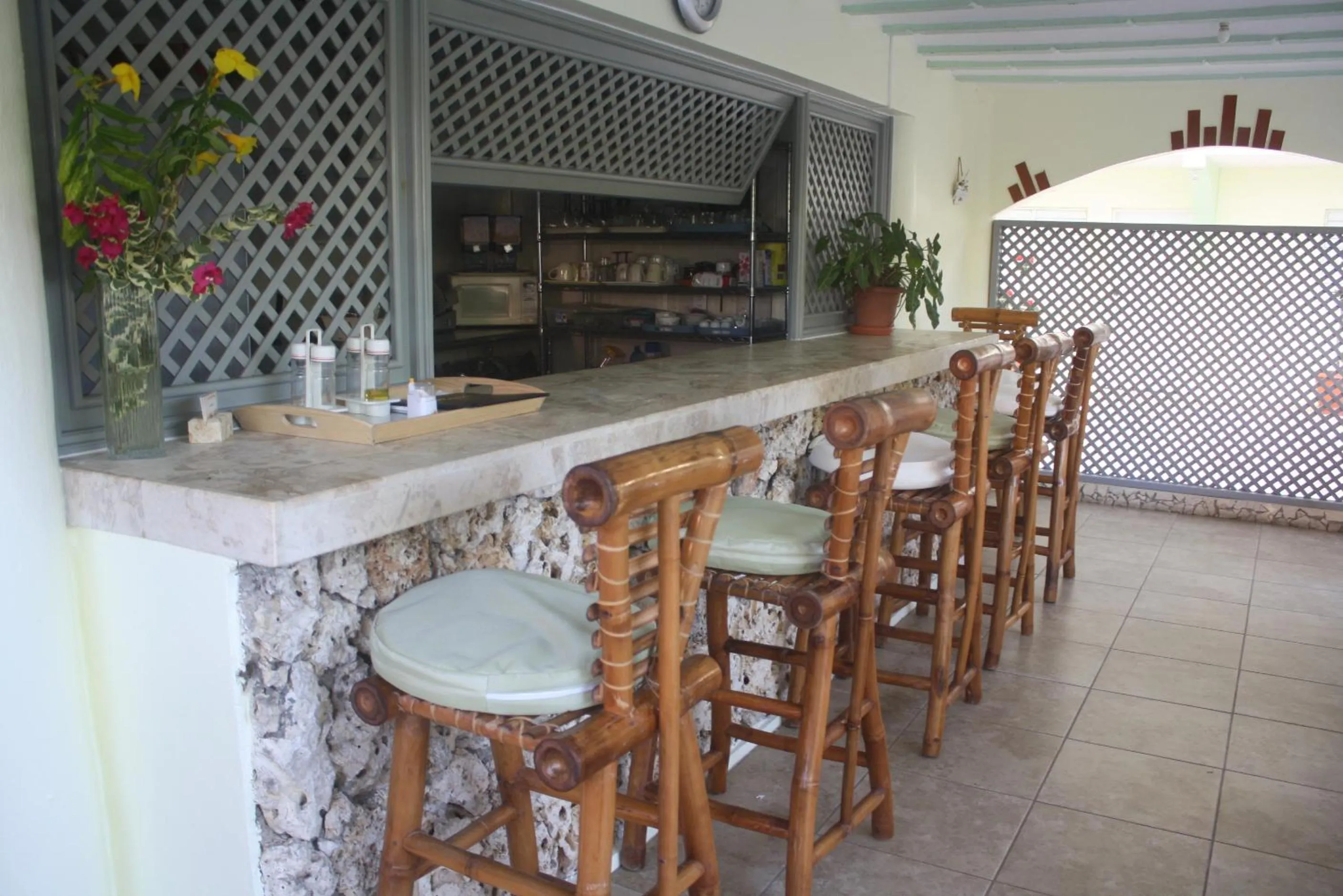 Restaurant/places to eat in Hotel Magic Tropical