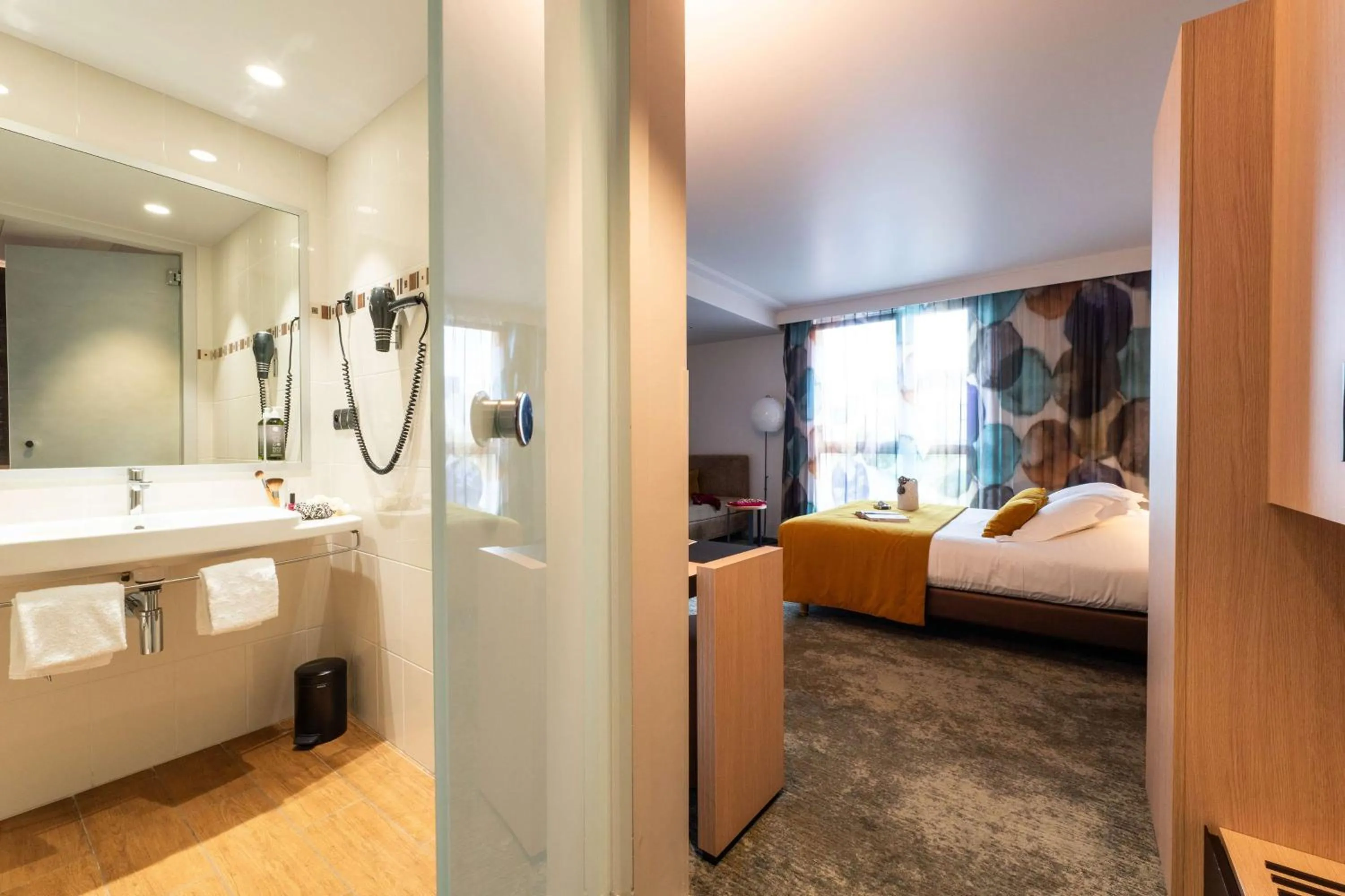 Bedroom, Bed in Best Western Premier Le Masq Hotel