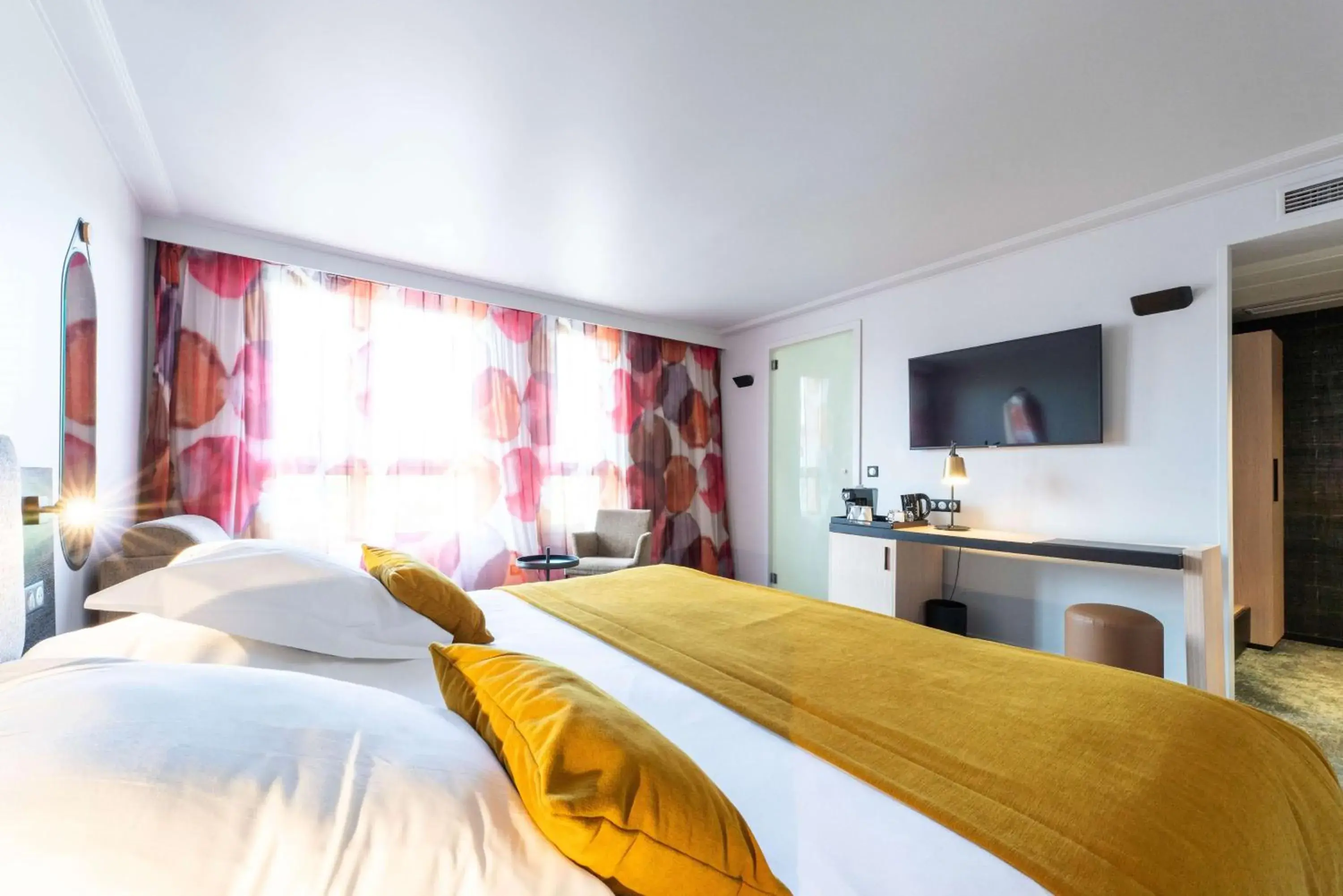 Bedroom, Bed in Best Western Premier Le Masq Hotel Bedroom, Bed in Best Western Premier Le Masq Hotel