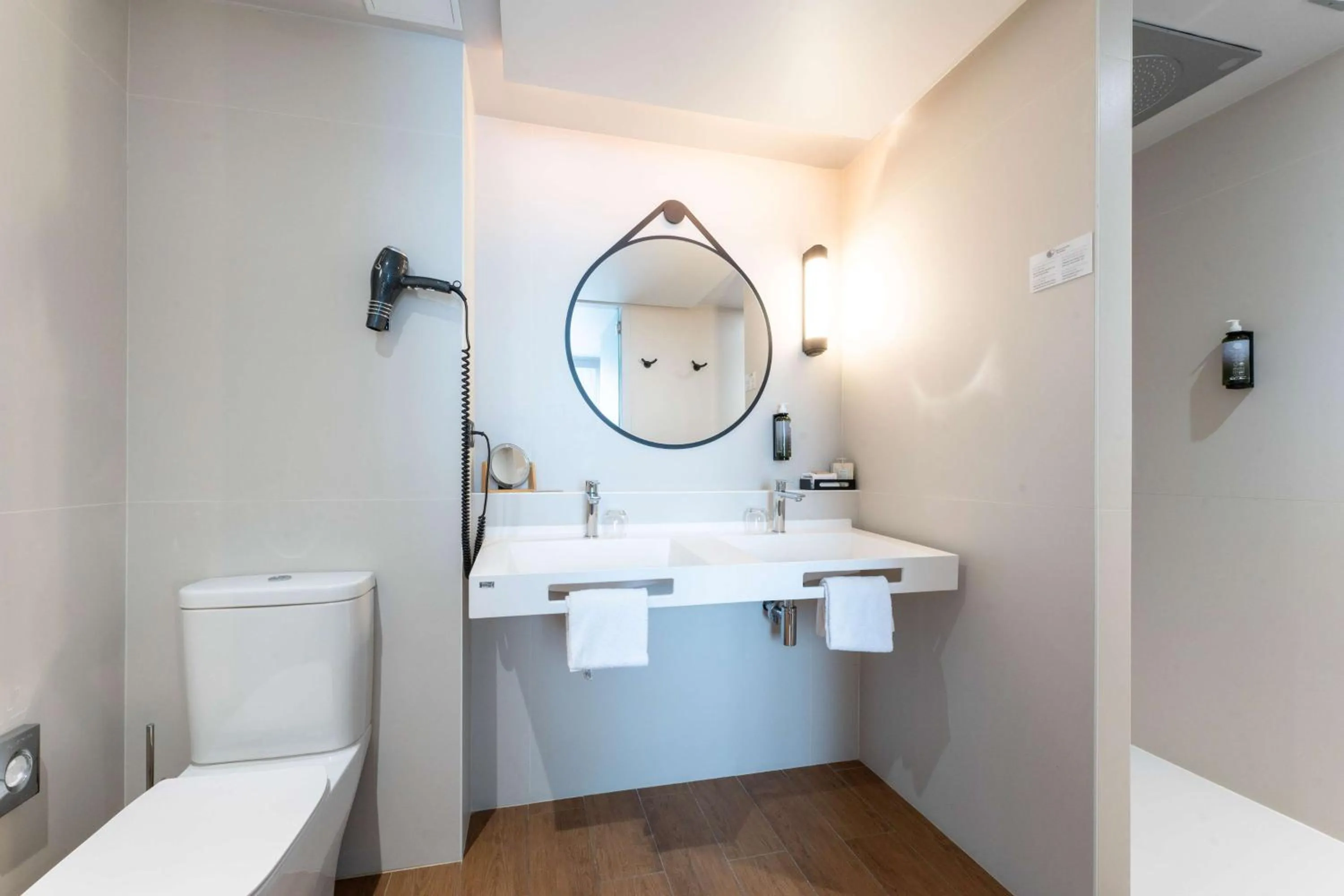 Bathroom in Best Western Premier Le Masq Hotel