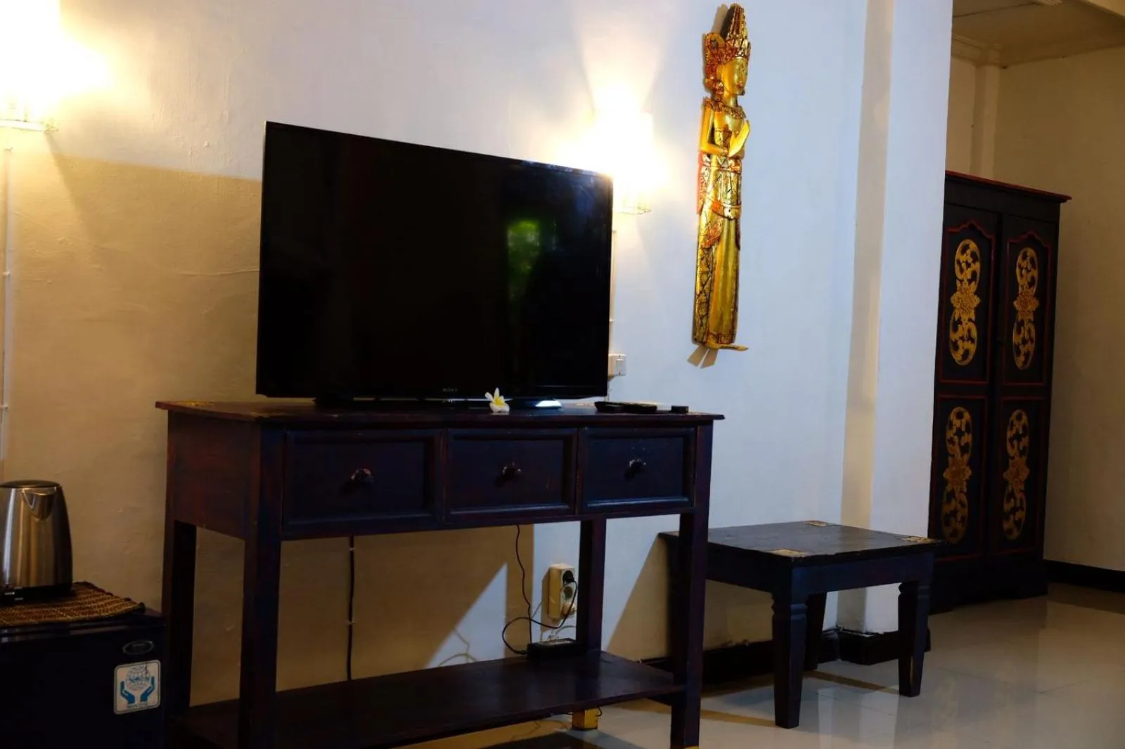 TV and multimedia in Puri Cendana Resort Bali