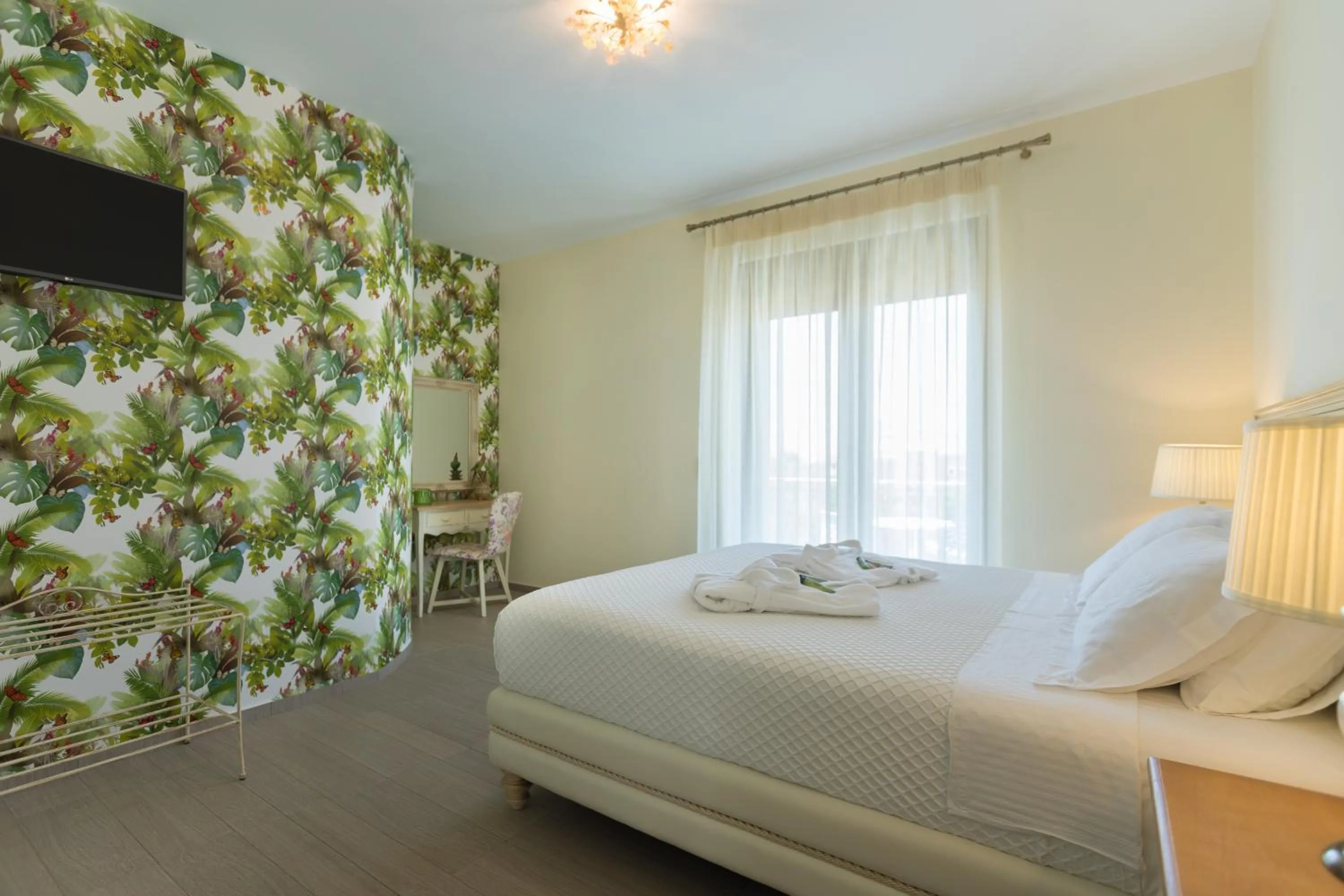 Photo of the whole room, Bed in Elafonisos Resort