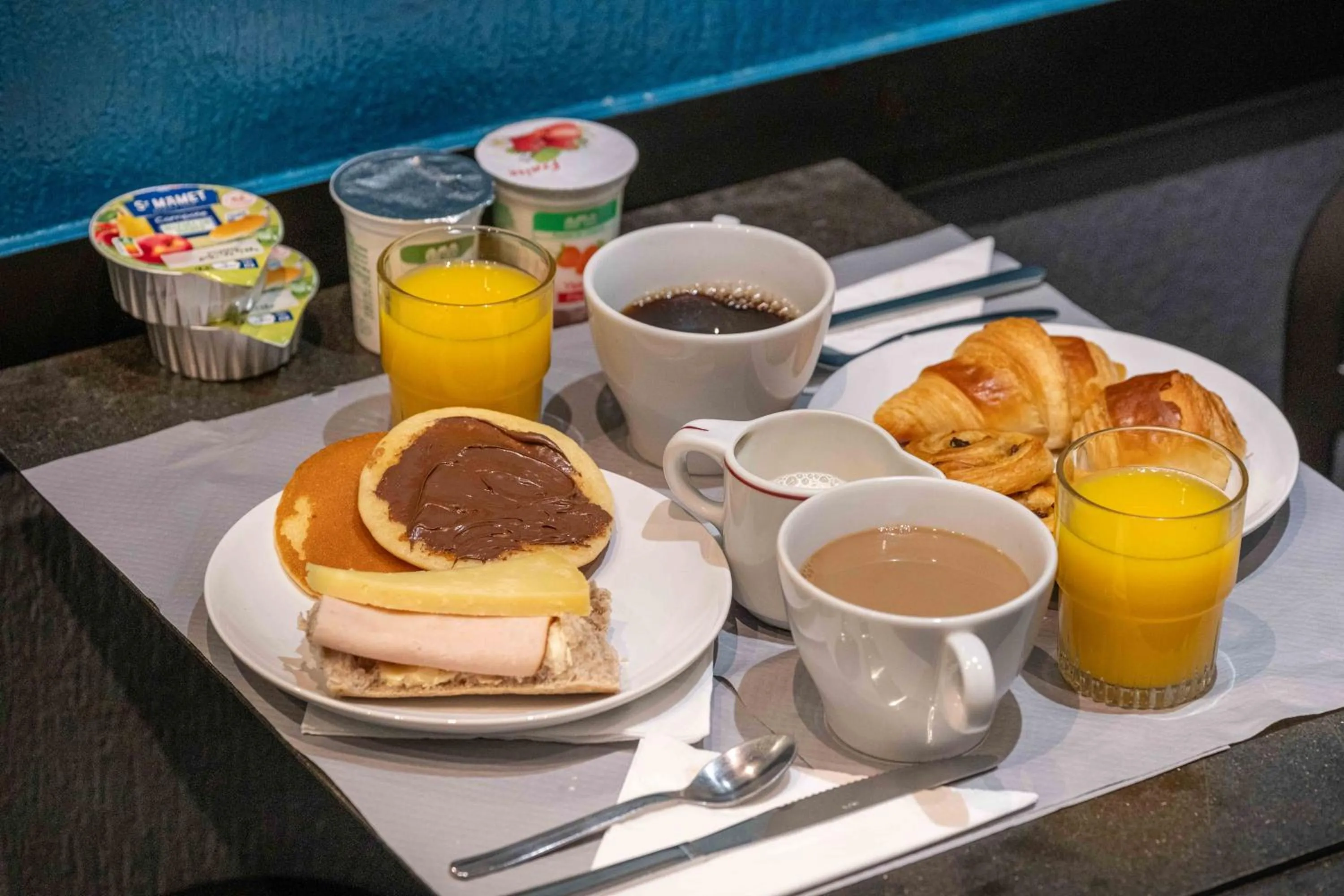 Breakfast in Hotel Daval