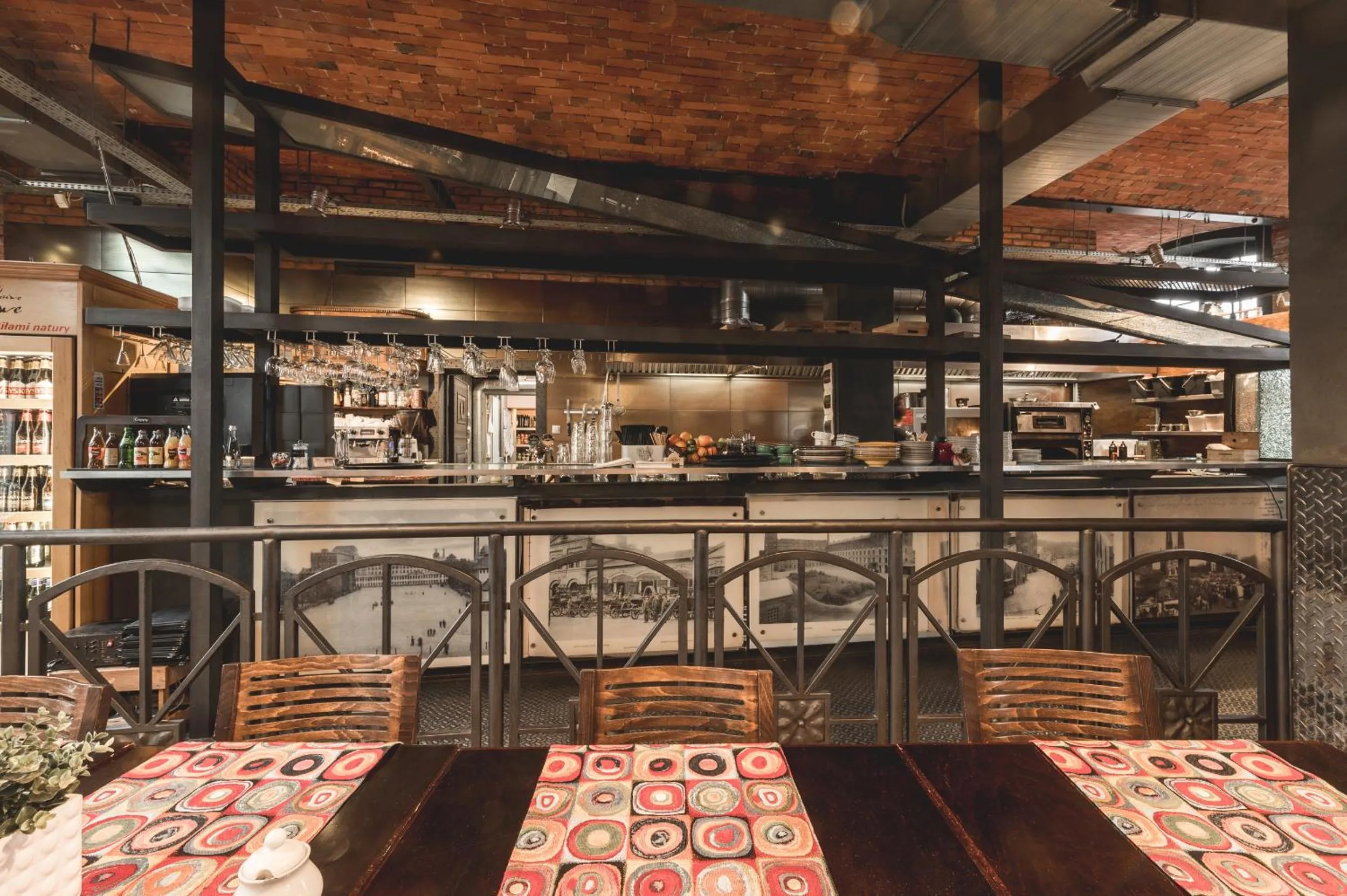 Restaurant/places to eat in Aparthotel Stara Przędzalnia