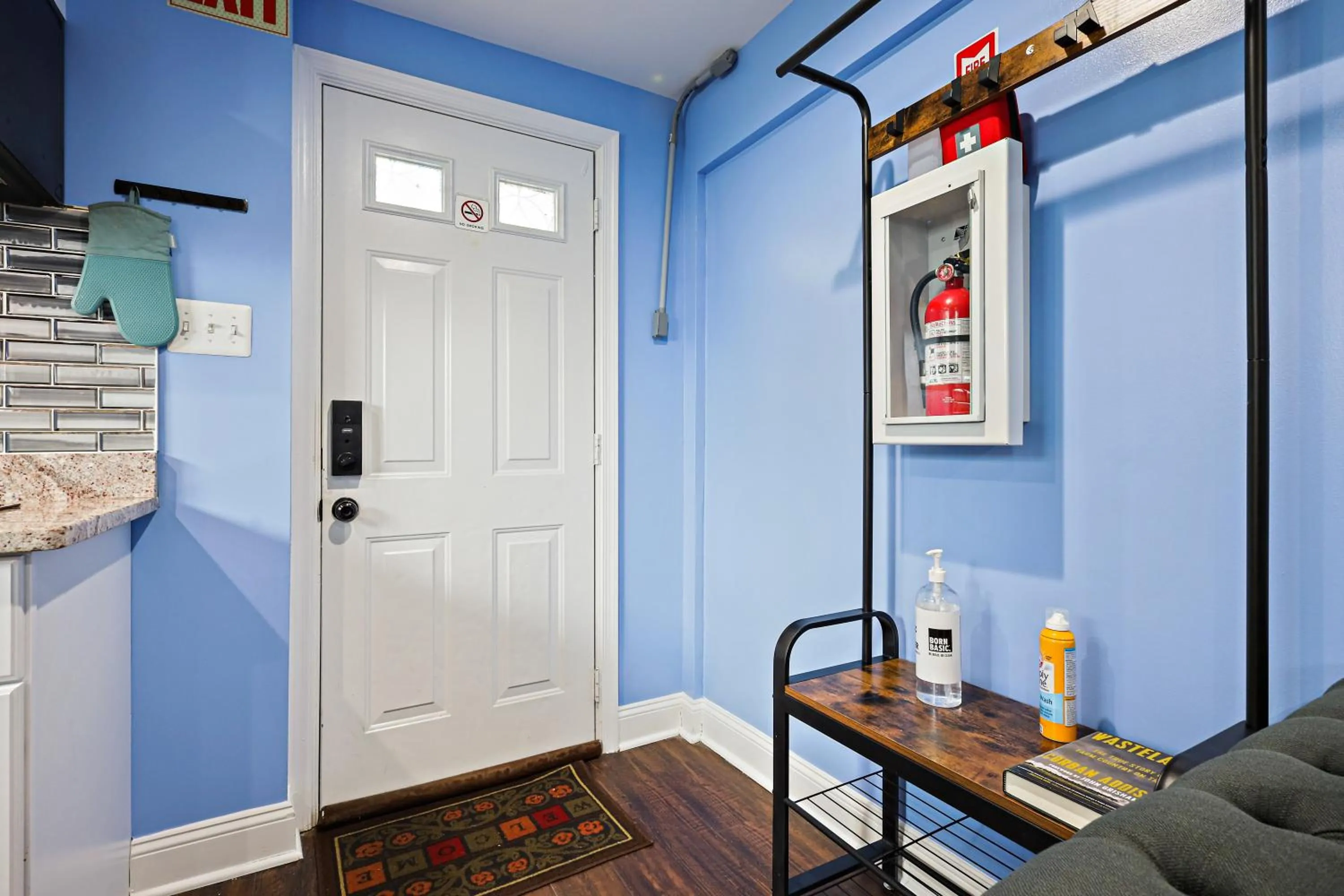 Facade/entrance in Beautiful 2 bedroom 1 bath Unit