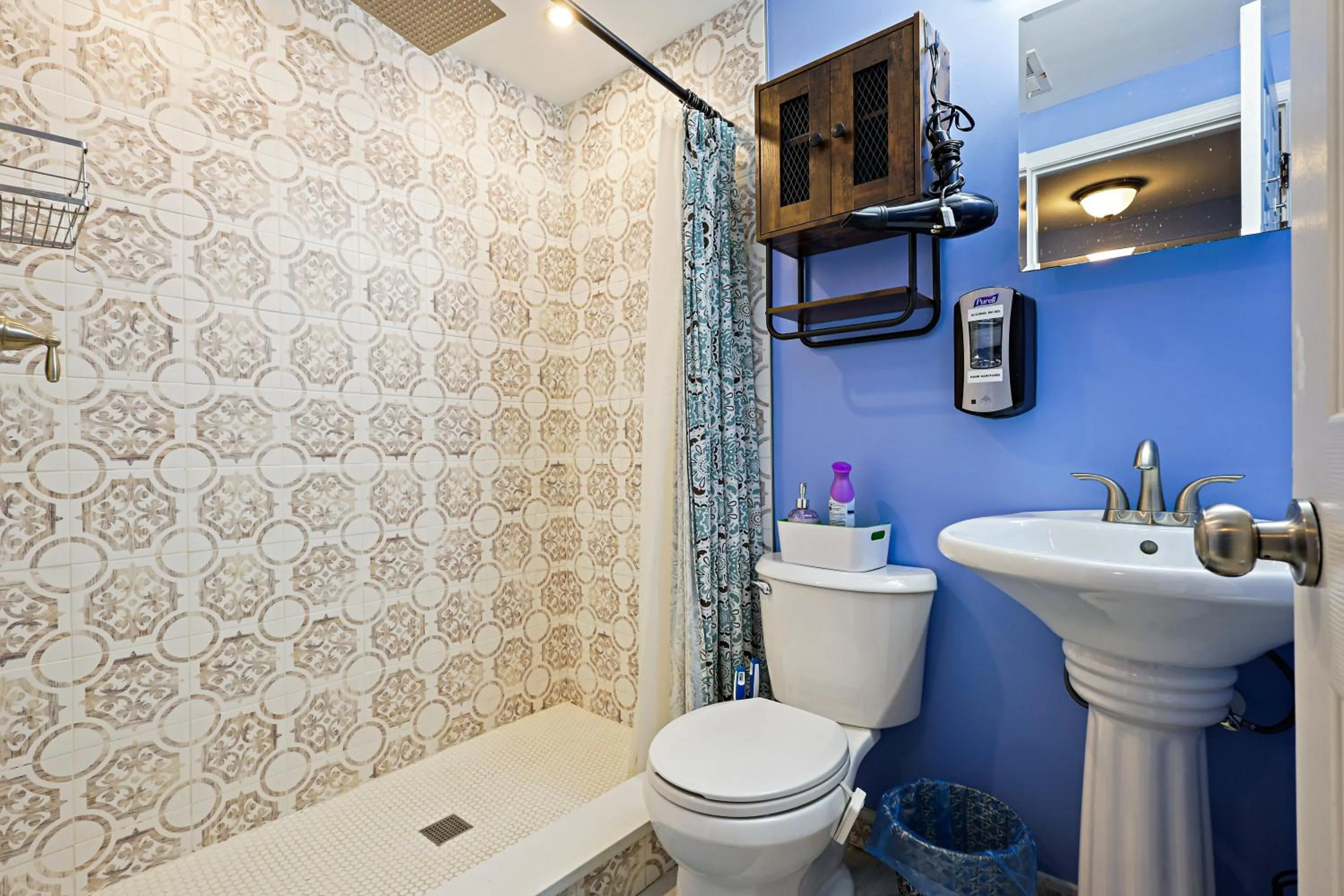 Bathroom in Beautiful 2 bedroom 1 bath Unit