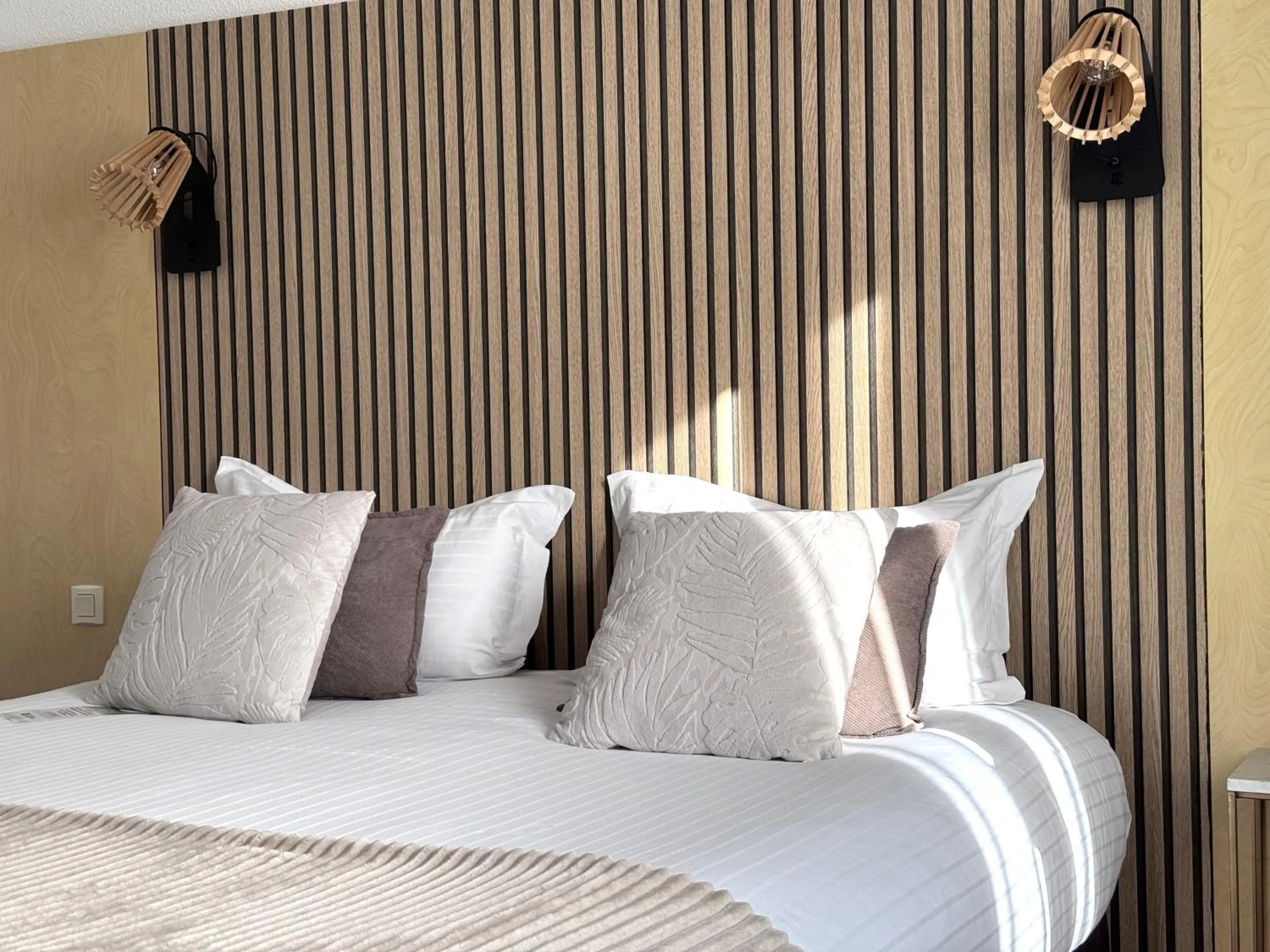 Bed in Best Western Le Vinci Loire Valley