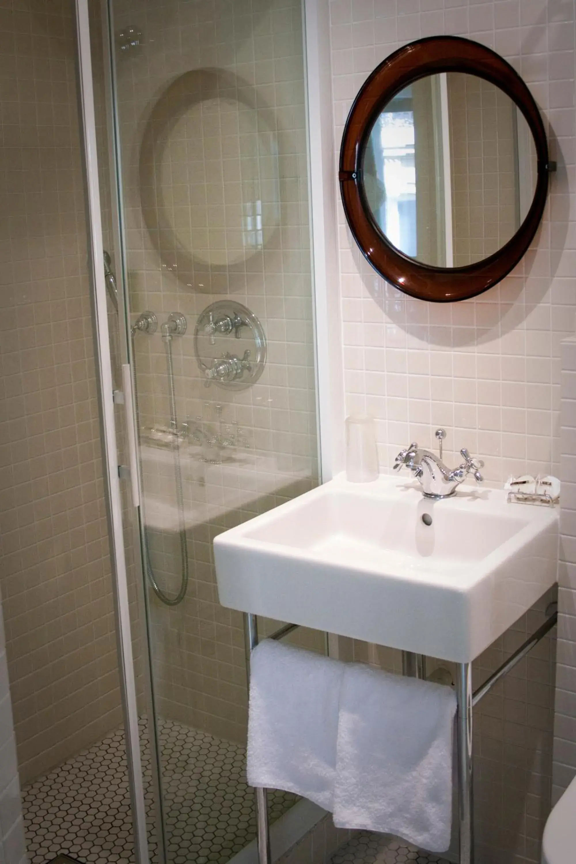 Bathroom in Hôtel du Temps Paris Bathroom in Hôtel du Temps Paris