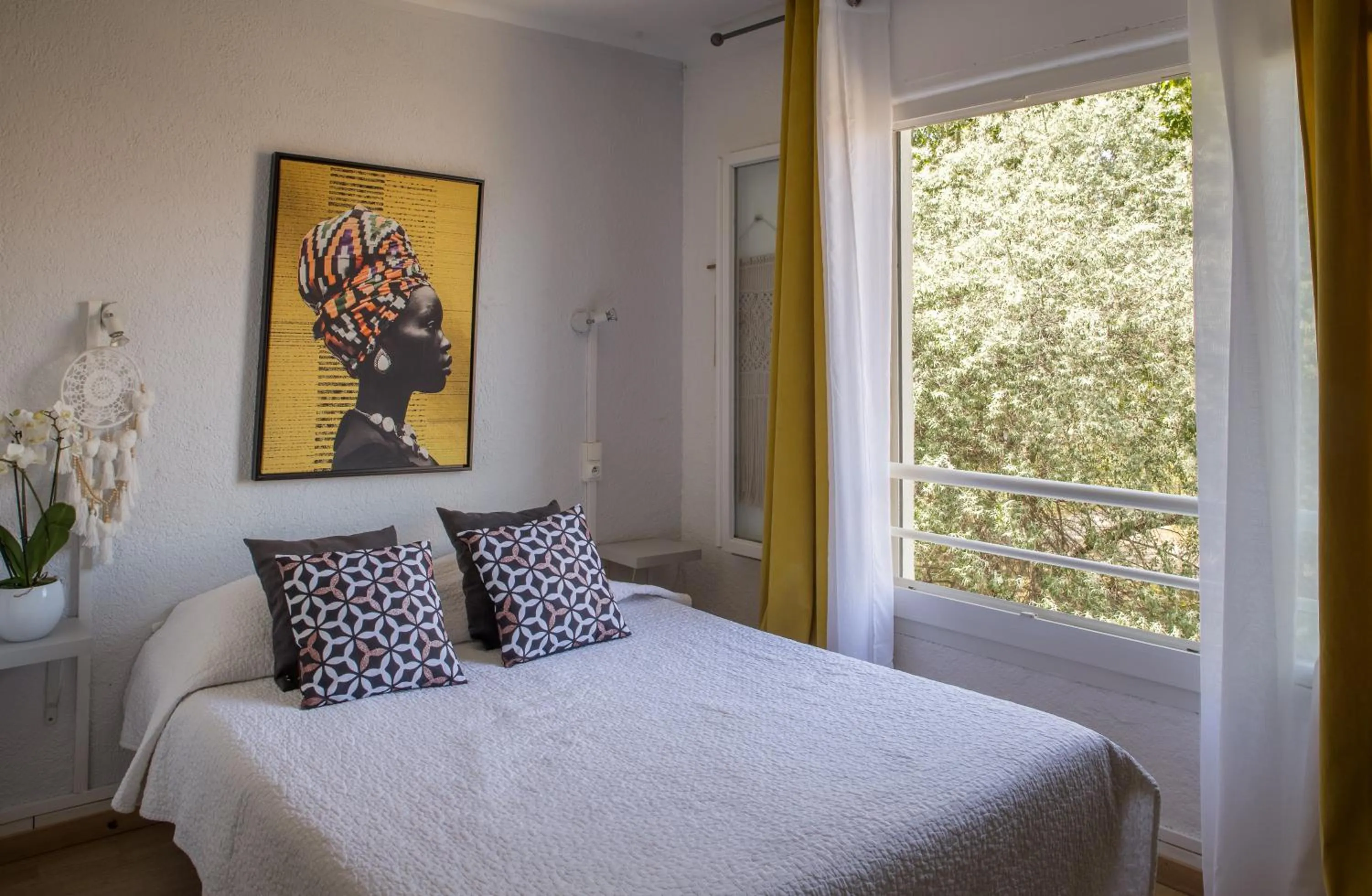 Bed in Le Grand Large Bord de Mer Hotel & Appartements