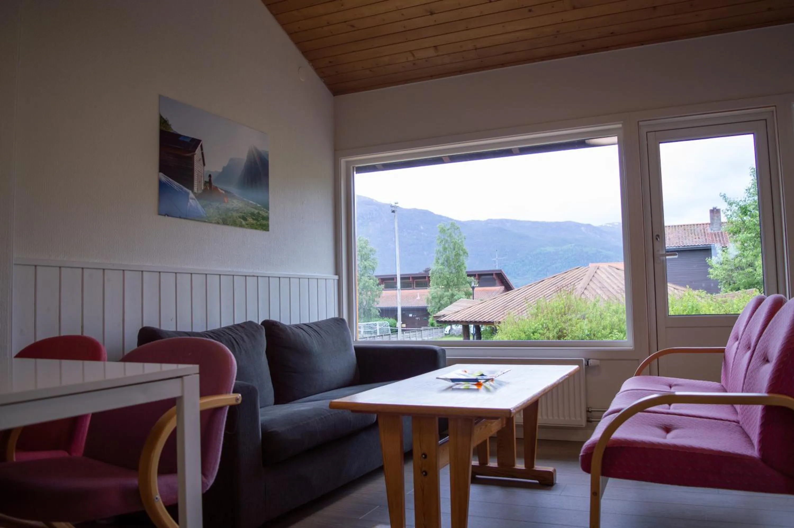 Communal kitchen in Sogndal Bed & Breakfast