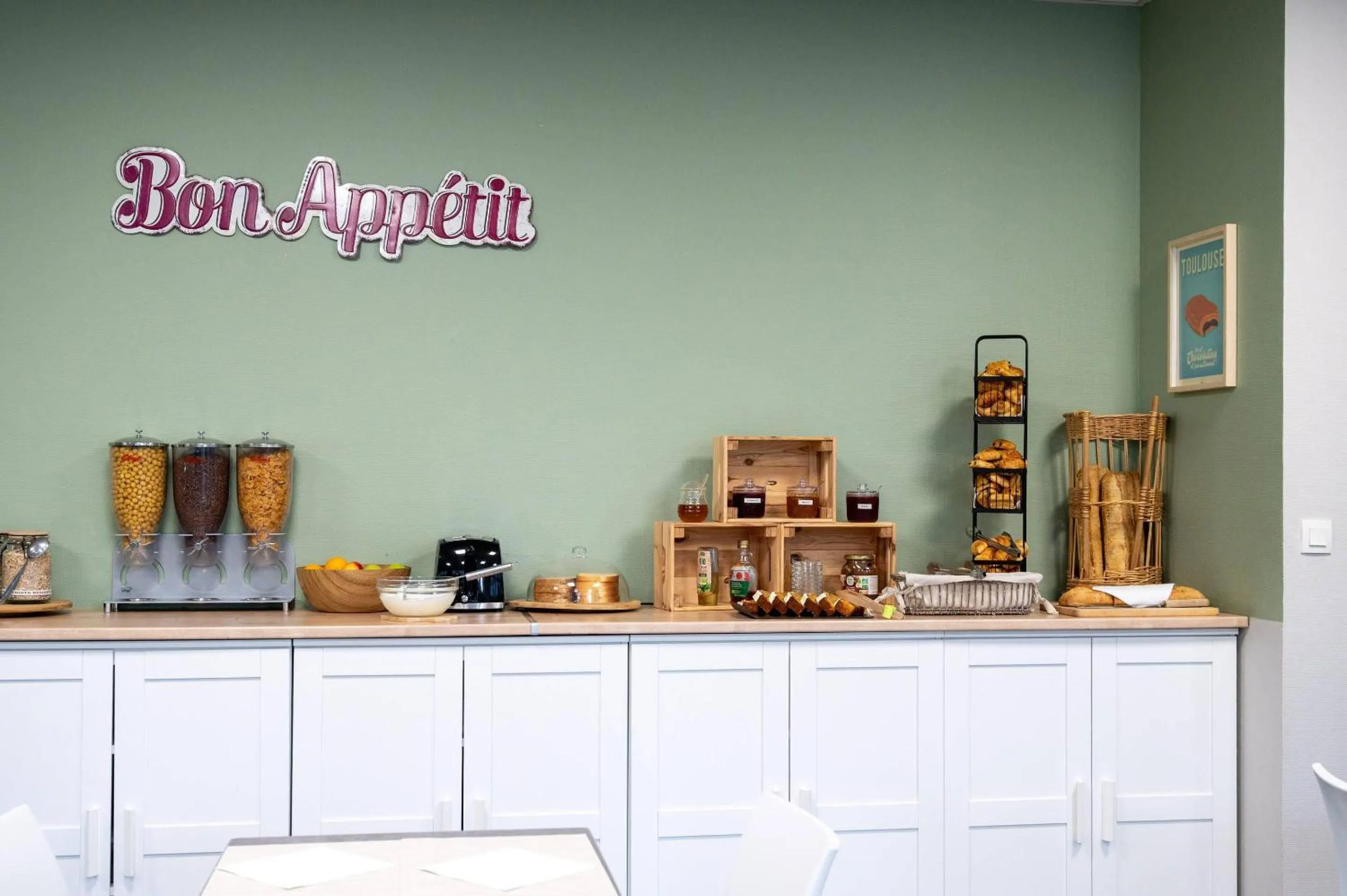 Breakfast in Comfort Aparthotel Toulouse Métropole