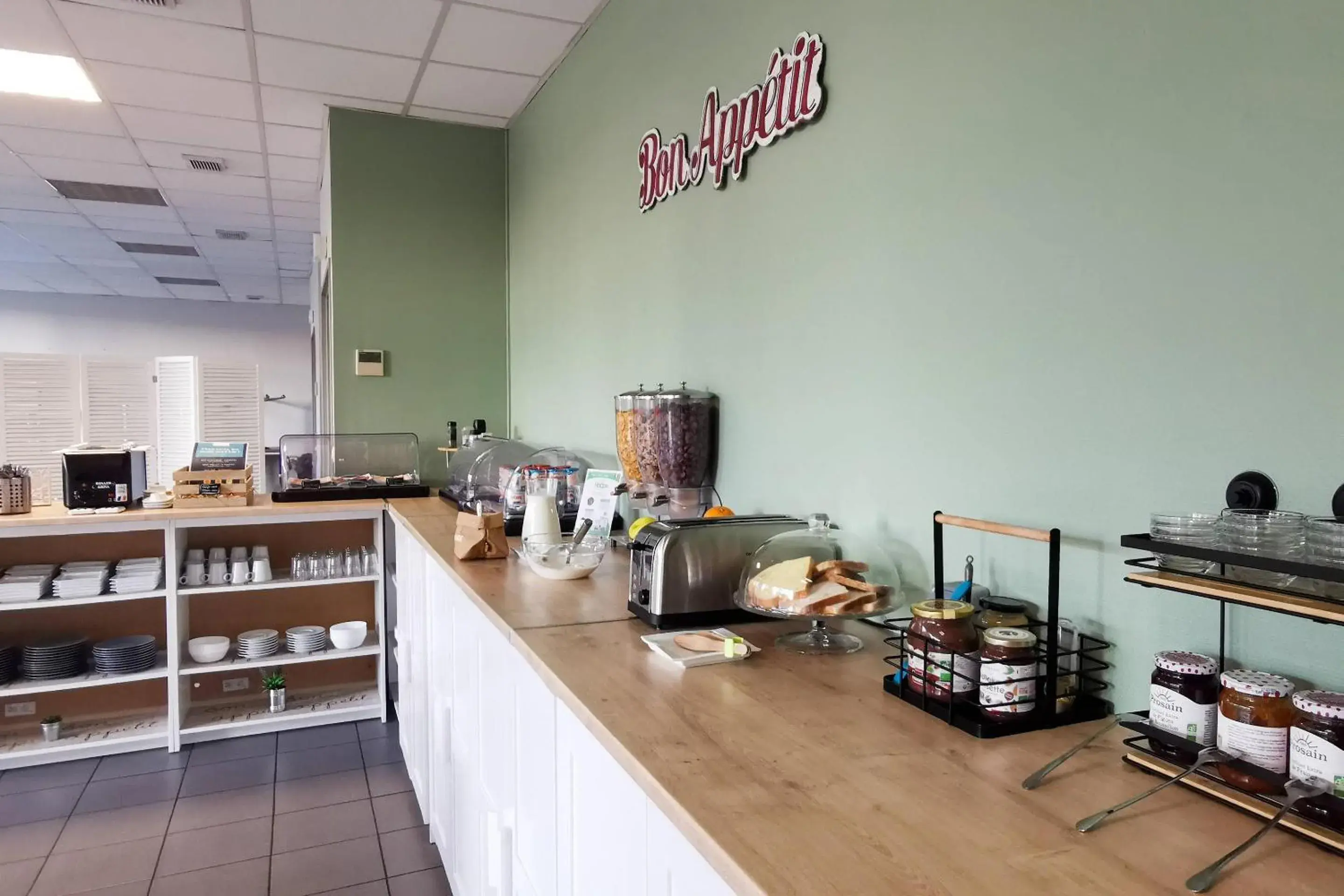 Breakfast in Comfort Aparthotel Toulouse Métropole Breakfast in Comfort Aparthotel Toulouse Métropole