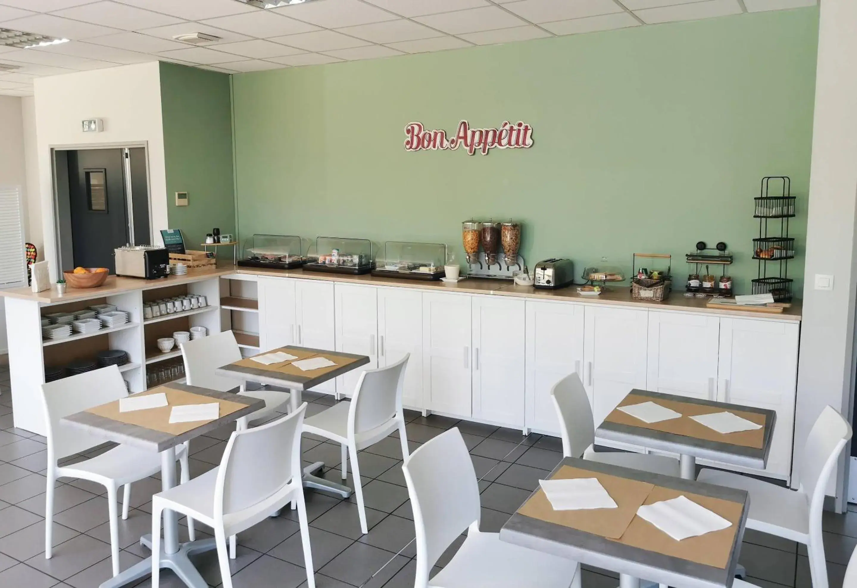 Breakfast in Comfort Aparthotel Toulouse Métropole Breakfast in Comfort Aparthotel Toulouse Métropole