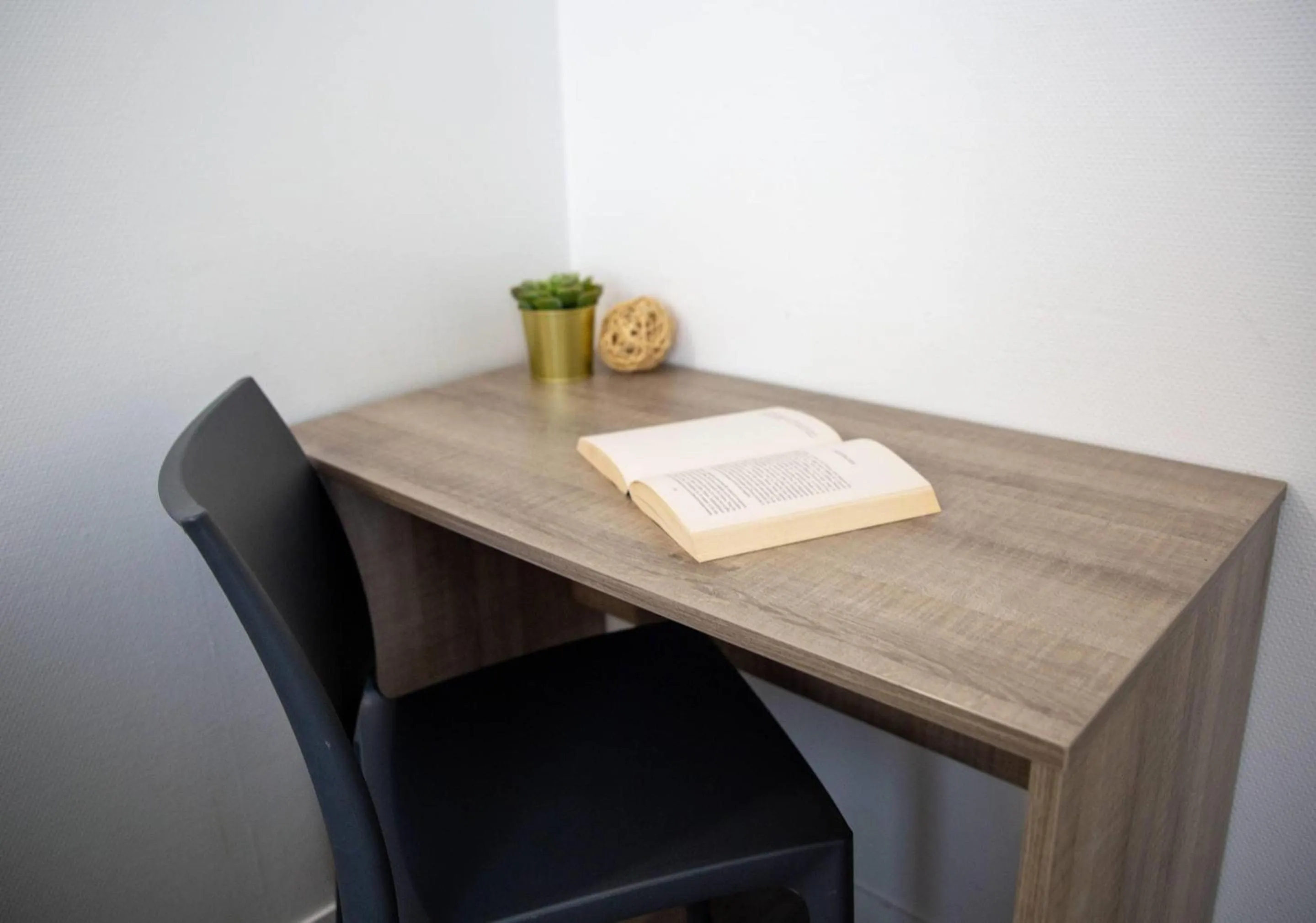 Bedroom in Comfort Aparthotel Toulouse Métropole