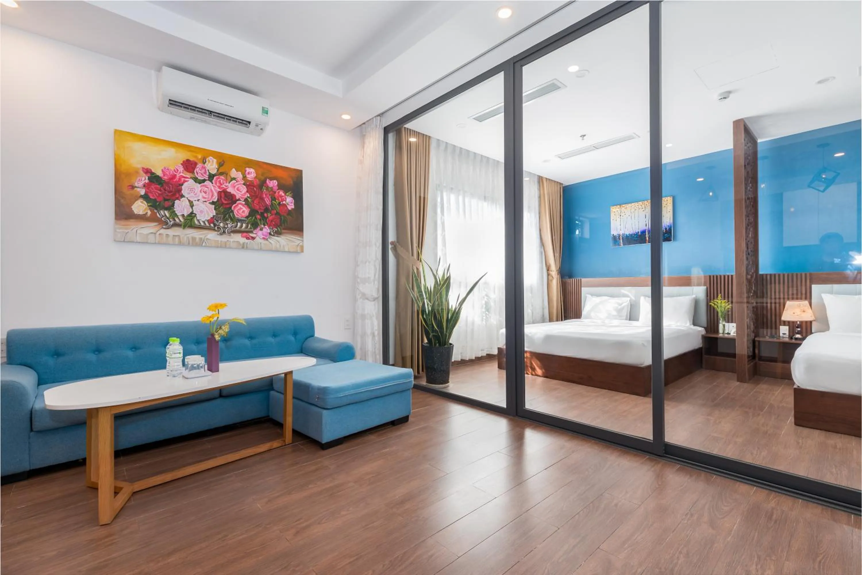 Living room, Bed in Smeraldo Hotel & Apartment