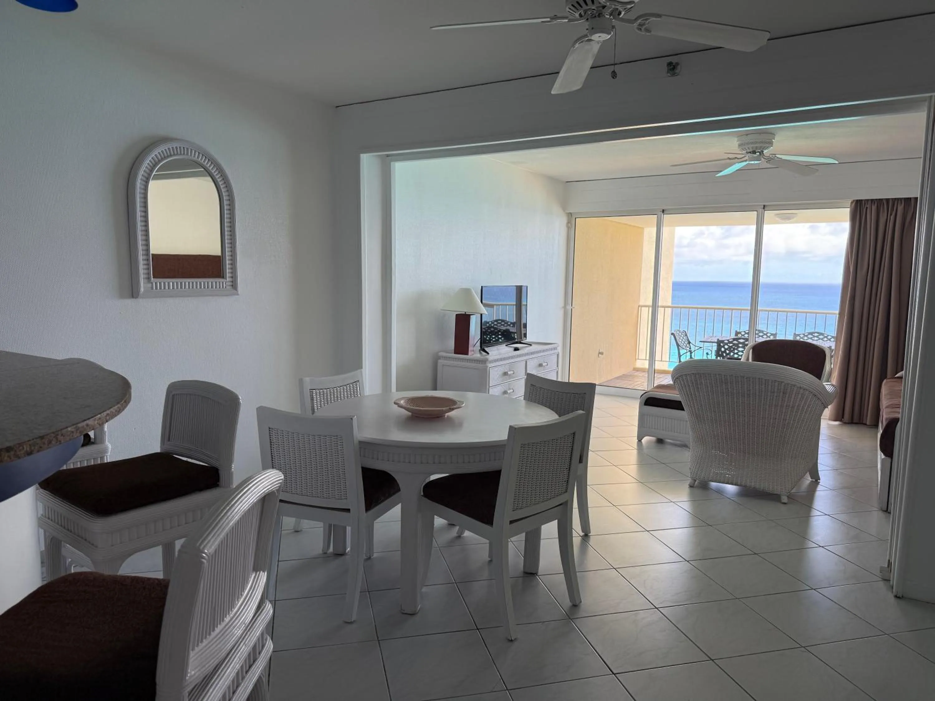 Living room in Sapphire Beach Club Resort