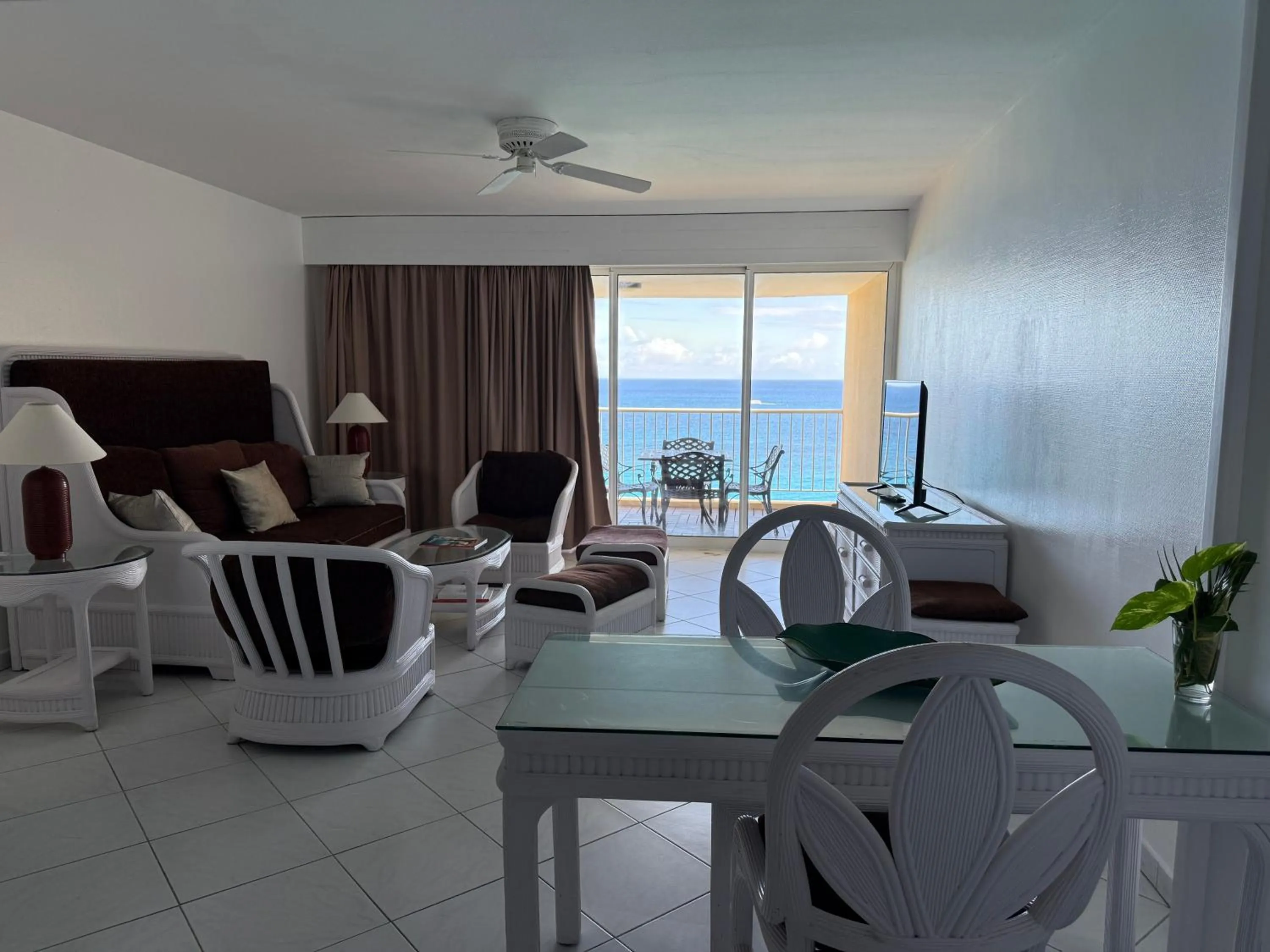 Photo of the whole room in Sapphire Beach Club Resort